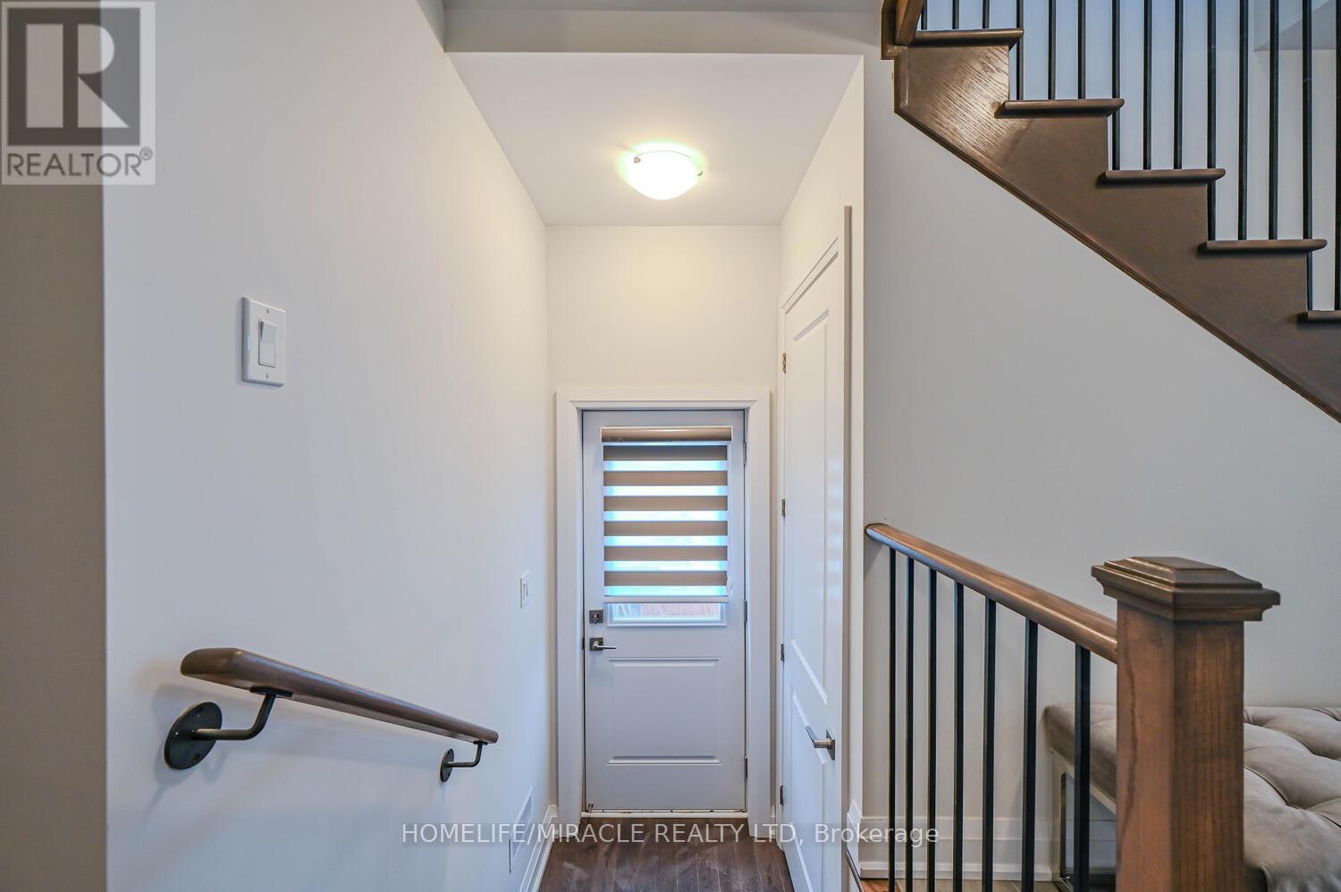 47 Mapleton Street, Richmond Hill, Ontario  L4E 1H5 - Photo 5 - N13092042