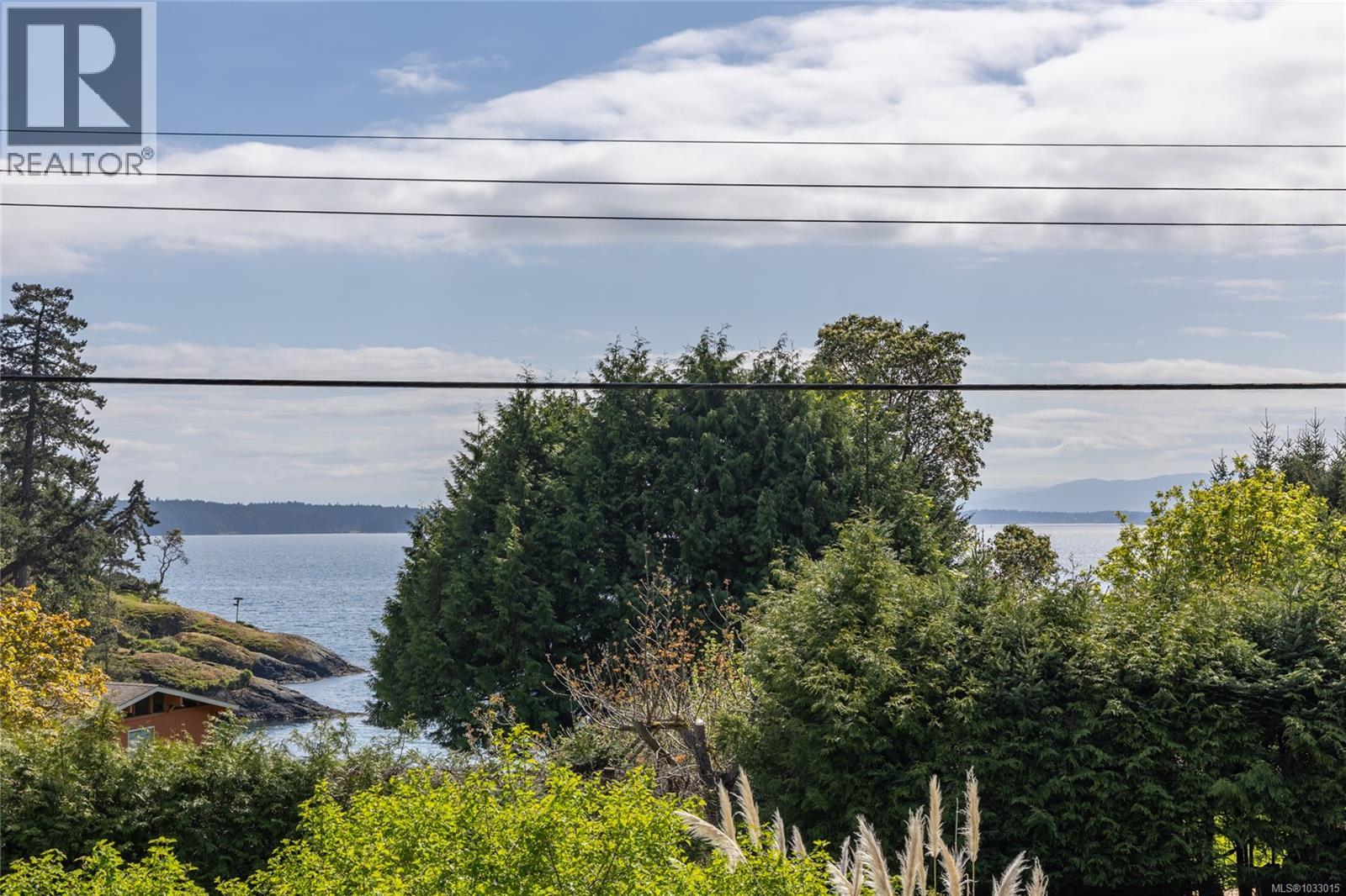 27146 Schooner Way, Pender Island, British Columbia  V0N 2M2 - Photo 2 - 1033015