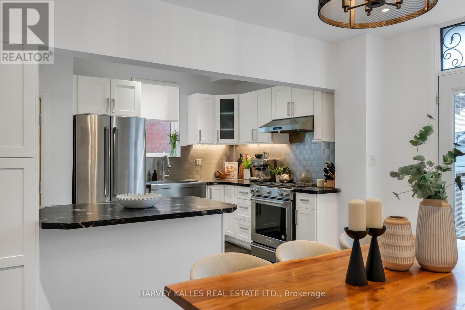 326 Glenholme Avenue, Toronto, Ontario  M6R 3E3 - Photo 11 - C13091850