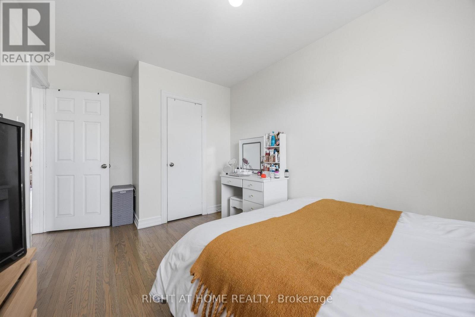65 Branstone Road, Toronto, Ontario  M6E 4E3 - Photo 12 - W13091802