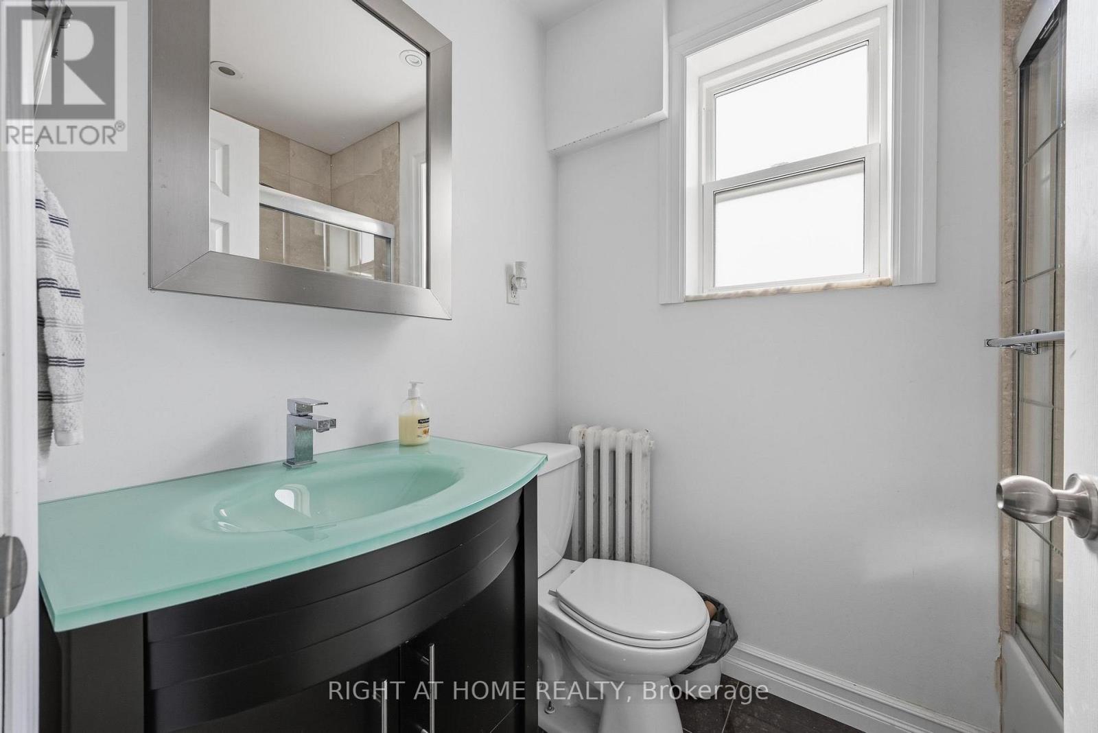 65 Branstone Road, Toronto, Ontario  M6E 4E3 - Photo 13 - W13091802
