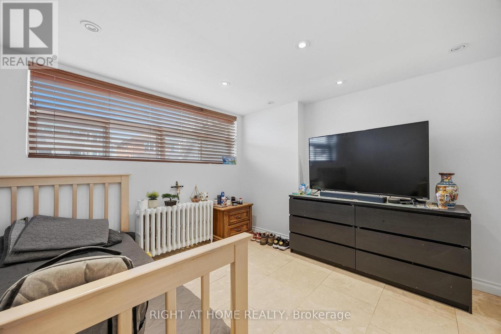 65 Branstone Road, Toronto, Ontario  M6E 4E3 - Photo 25 - W13091802