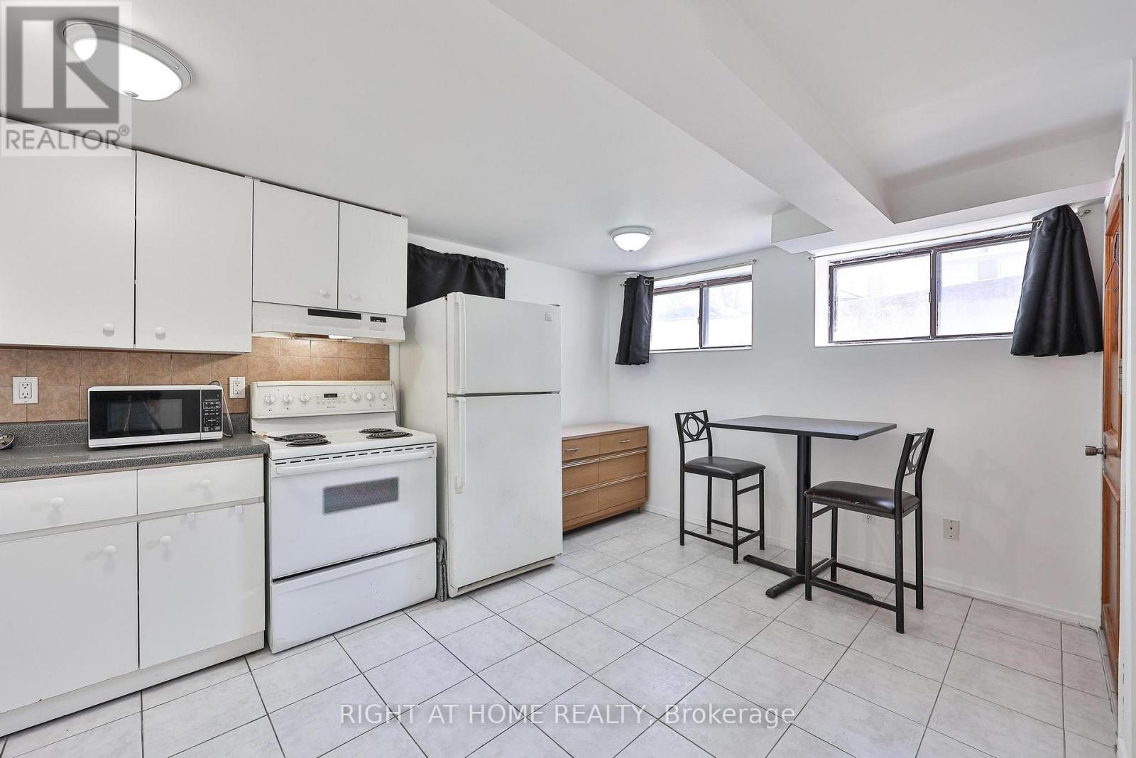 65 Branstone Road, Toronto, Ontario  M6E 4E3 - Photo 29 - W13091802