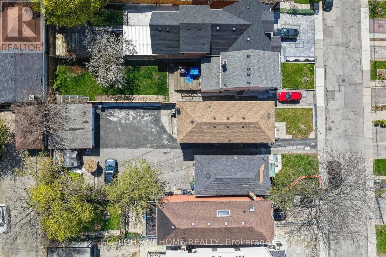 65 Branstone Road, Toronto, Ontario  M6E 4E3 - Photo 3 - W13091802