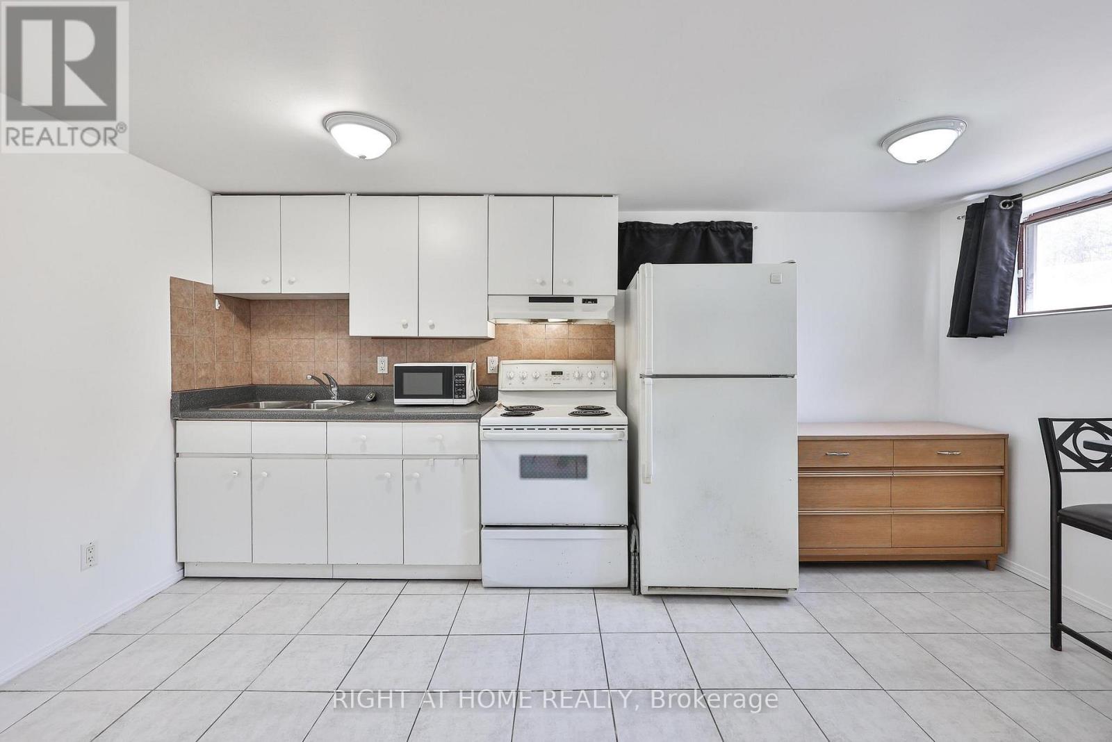 65 Branstone Road, Toronto, Ontario  M6E 4E3 - Photo 30 - W13091802