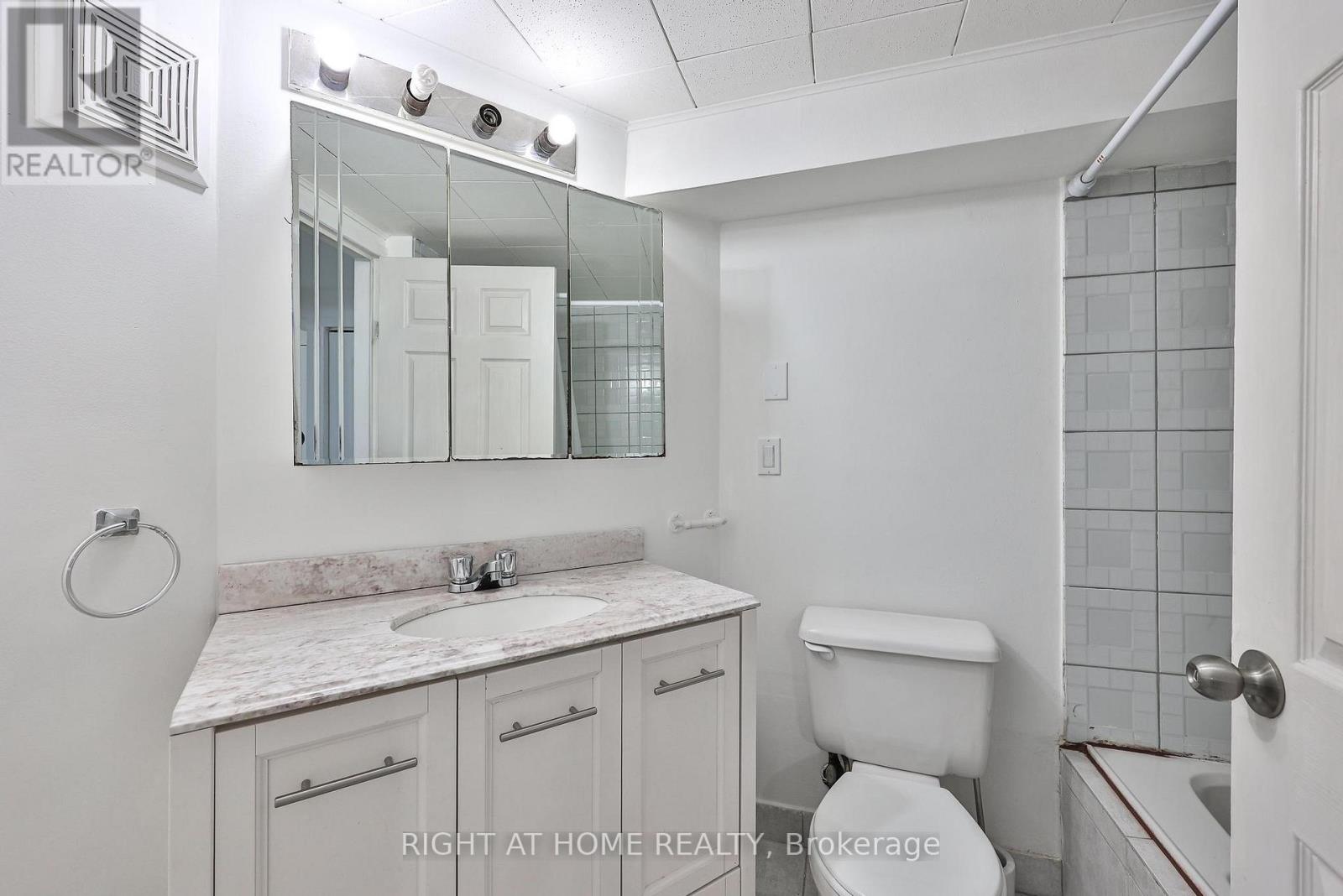 65 Branstone Road, Toronto, Ontario  M6E 4E3 - Photo 33 - W13091802
