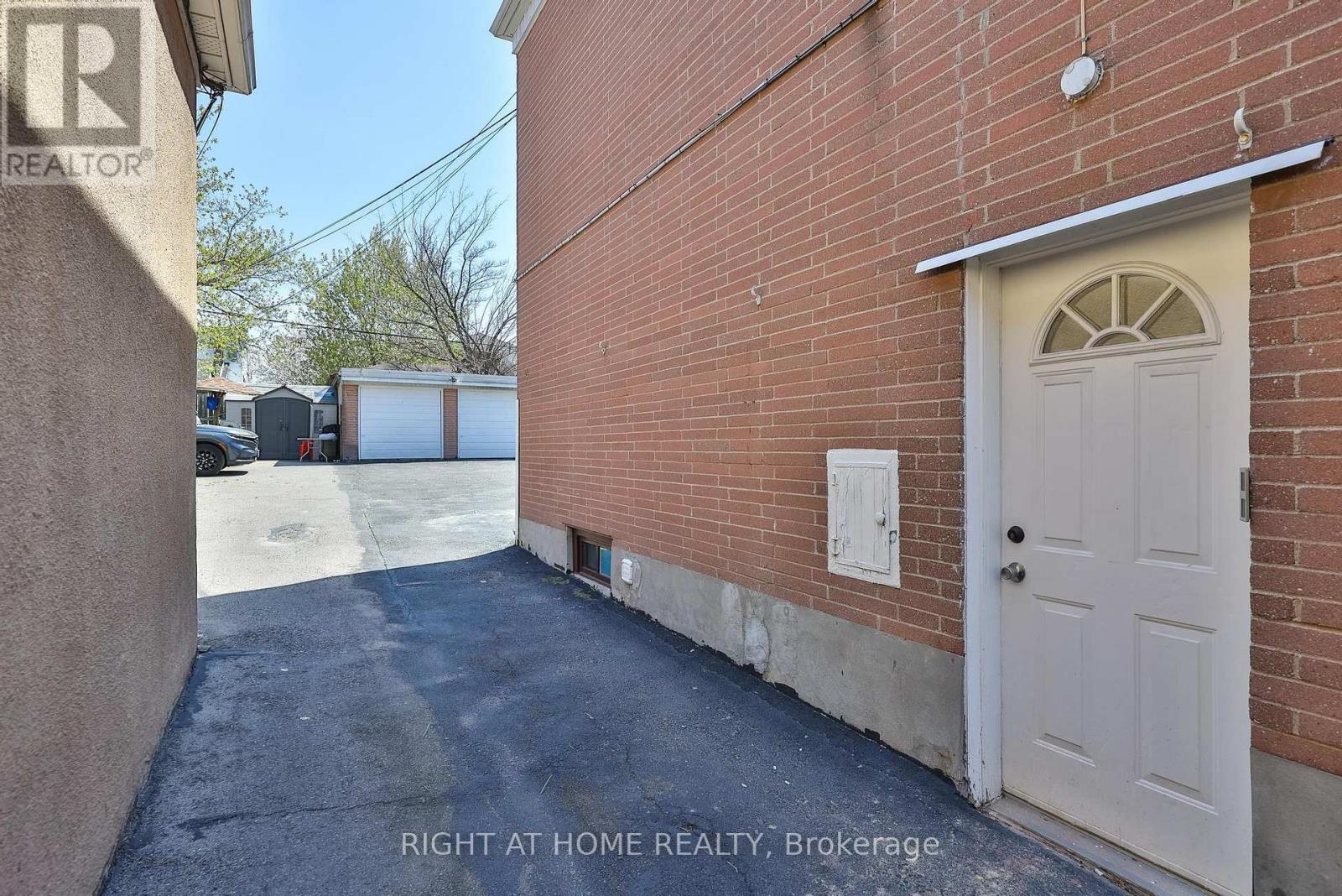 65 Branstone Road, Toronto, Ontario  M6E 4E3 - Photo 34 - W13091802