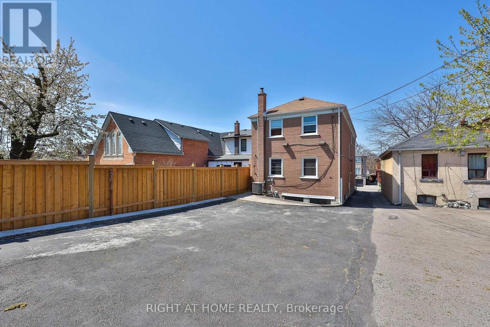 65 Branstone Road, Toronto, Ontario  M6E 4E3 - Photo 35 - W13091802