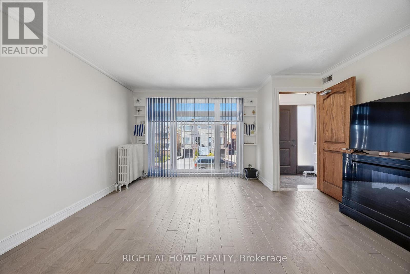 65 Branstone Road, Toronto, Ontario  M6E 4E3 - Photo 5 - W13091802