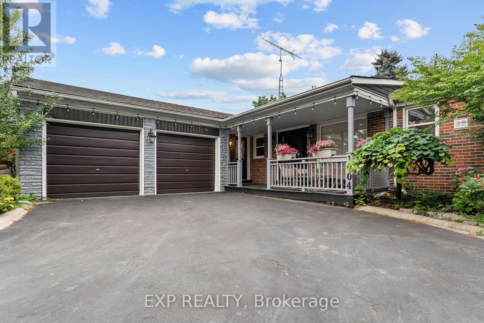 1004 Caldwell Avenue, Mississauga, Ontario  L5H 1Z3 - Photo 4 - W13091842