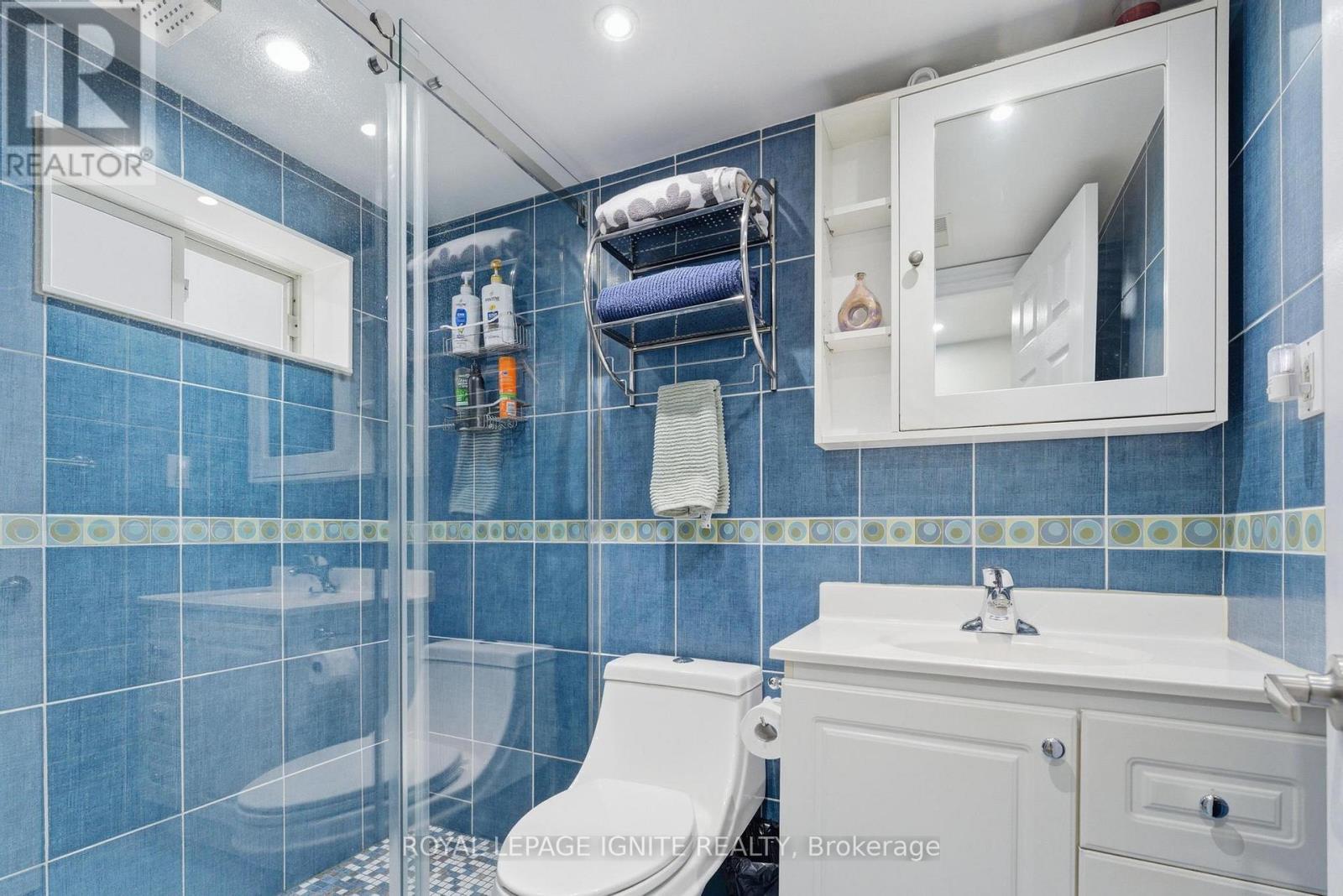 10 Cayuga Avenue, Toronto, Ontario  M6N 2G1 - Photo 11 - W13091848