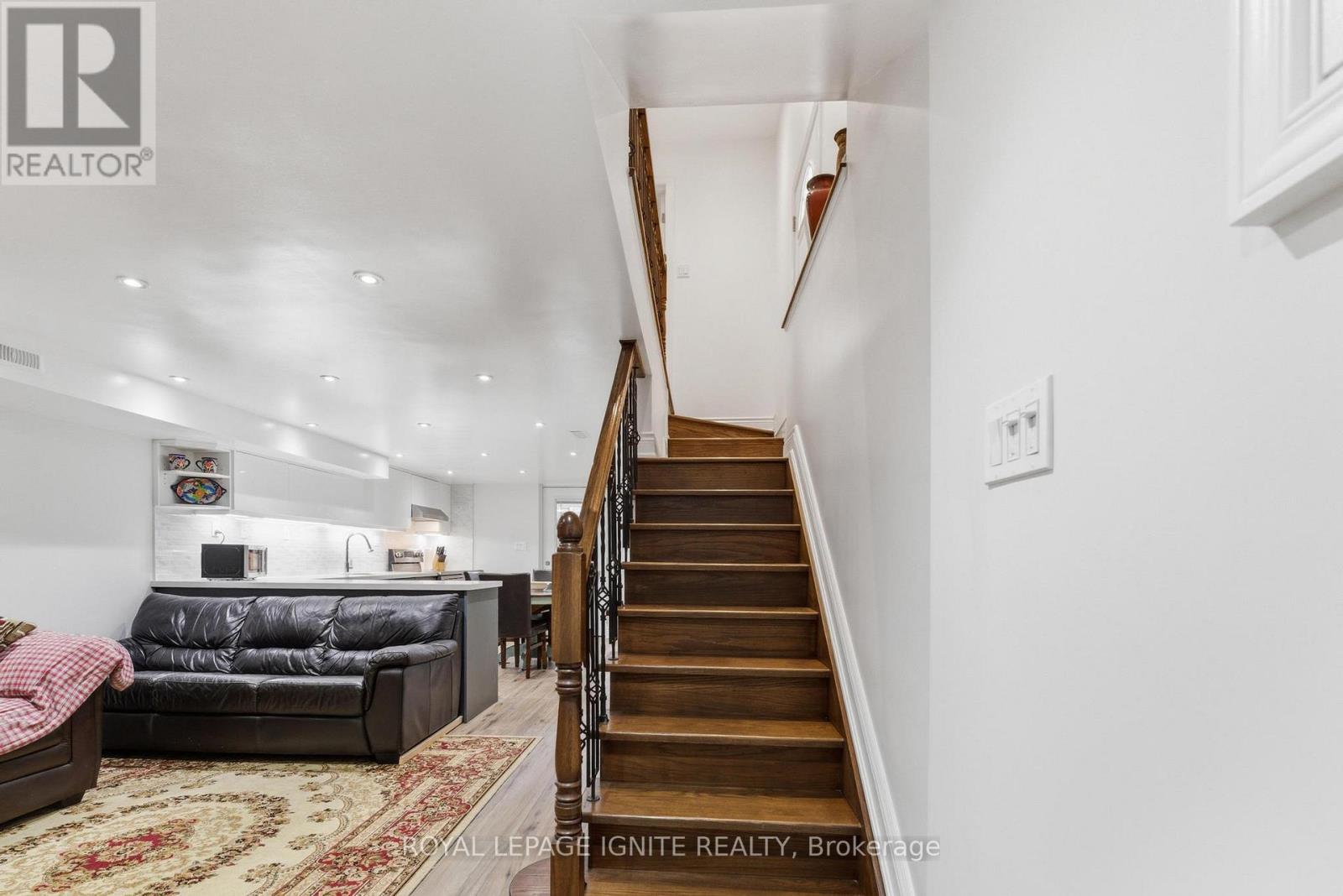 10 Cayuga Avenue, Toronto, Ontario  M6N 2G1 - Photo 14 - W13091848