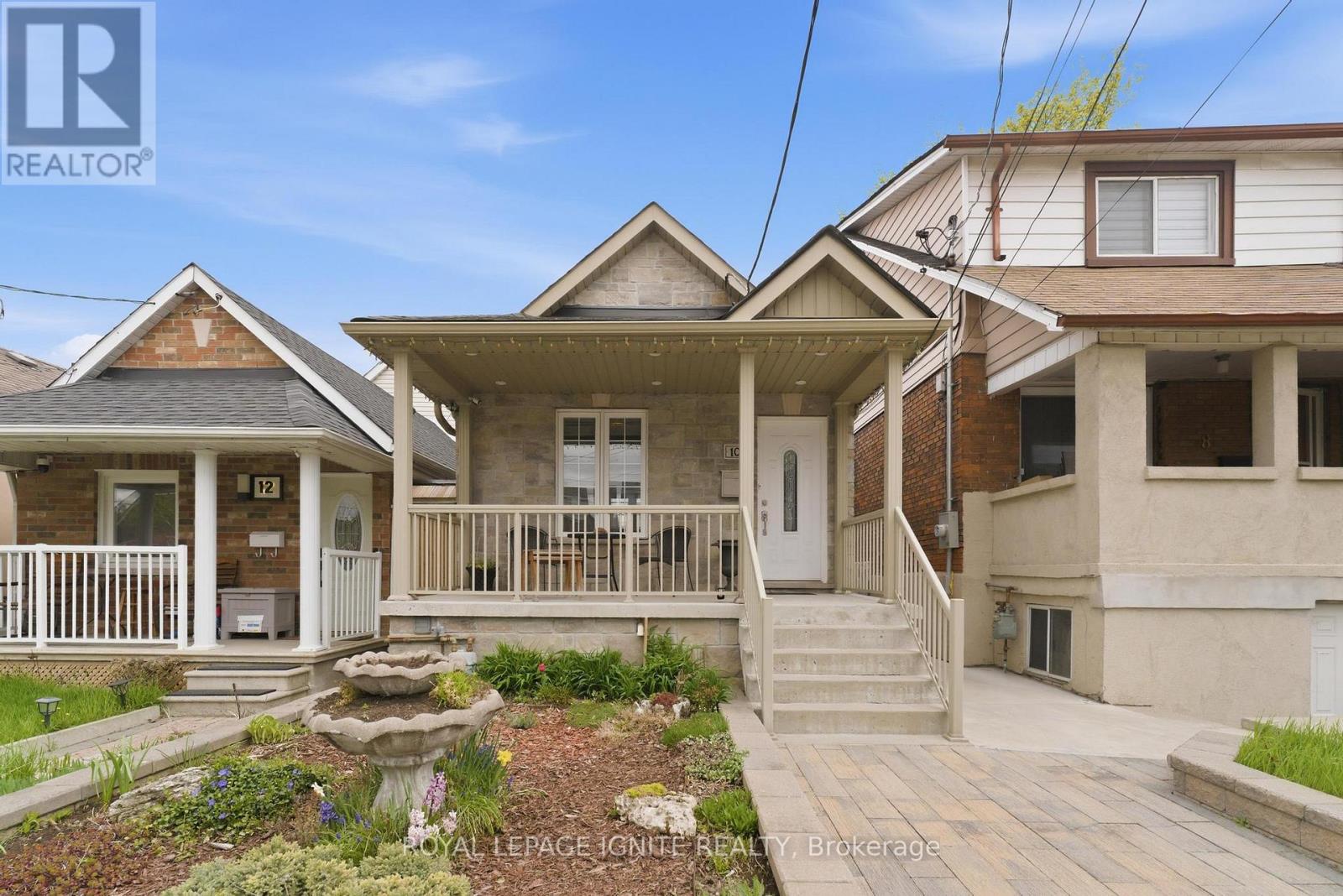 10 Cayuga Avenue, Toronto, Ontario  M6N 2G1 - Photo 3 - W13091848