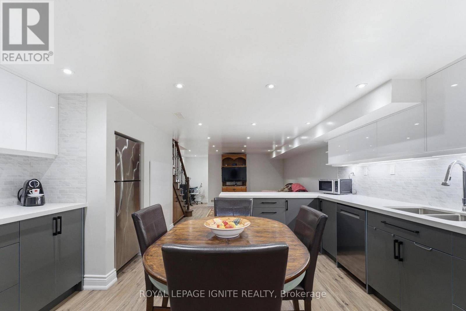 10 Cayuga Avenue, Toronto, Ontario  M6N 2G1 - Photo 41 - W13091848