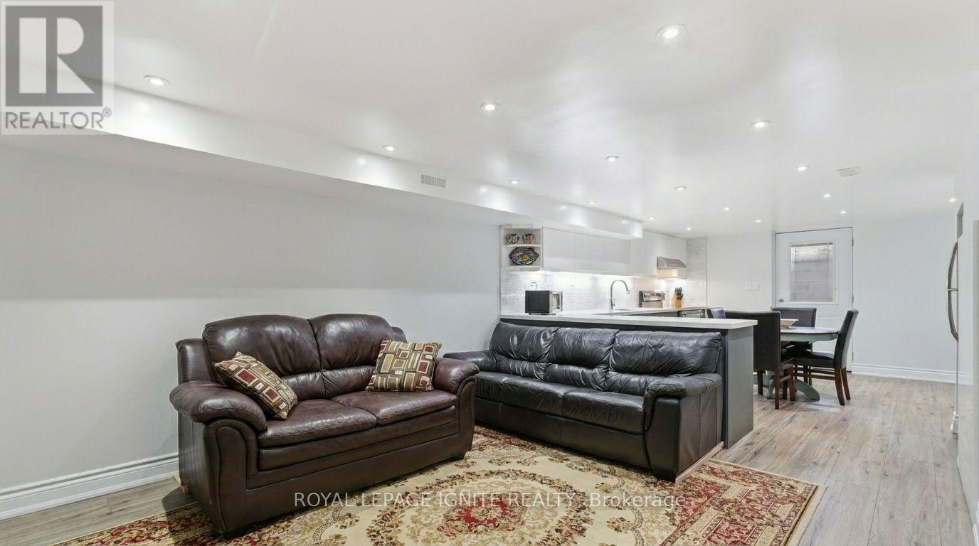 10 Cayuga Avenue, Toronto, Ontario  M6N 2G1 - Photo 6 - W13091848