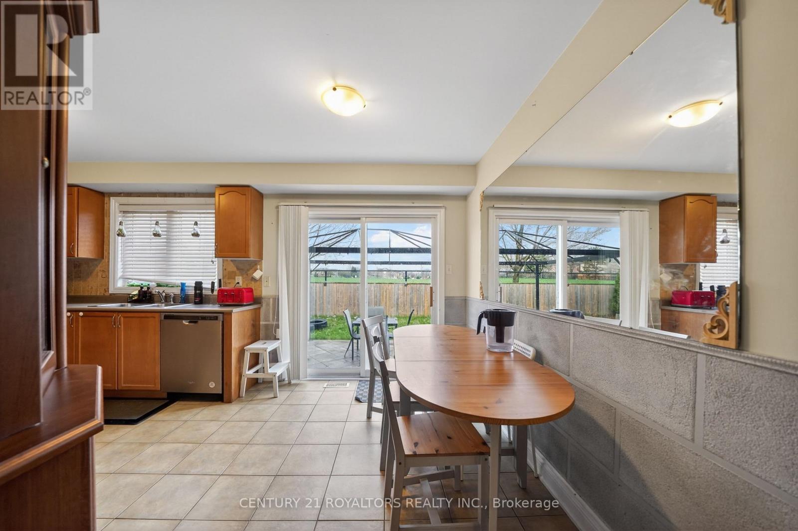 30 Trudelle Crescent, Brampton, Ontario  L7A 2Z1 - Photo 11 - W13091864