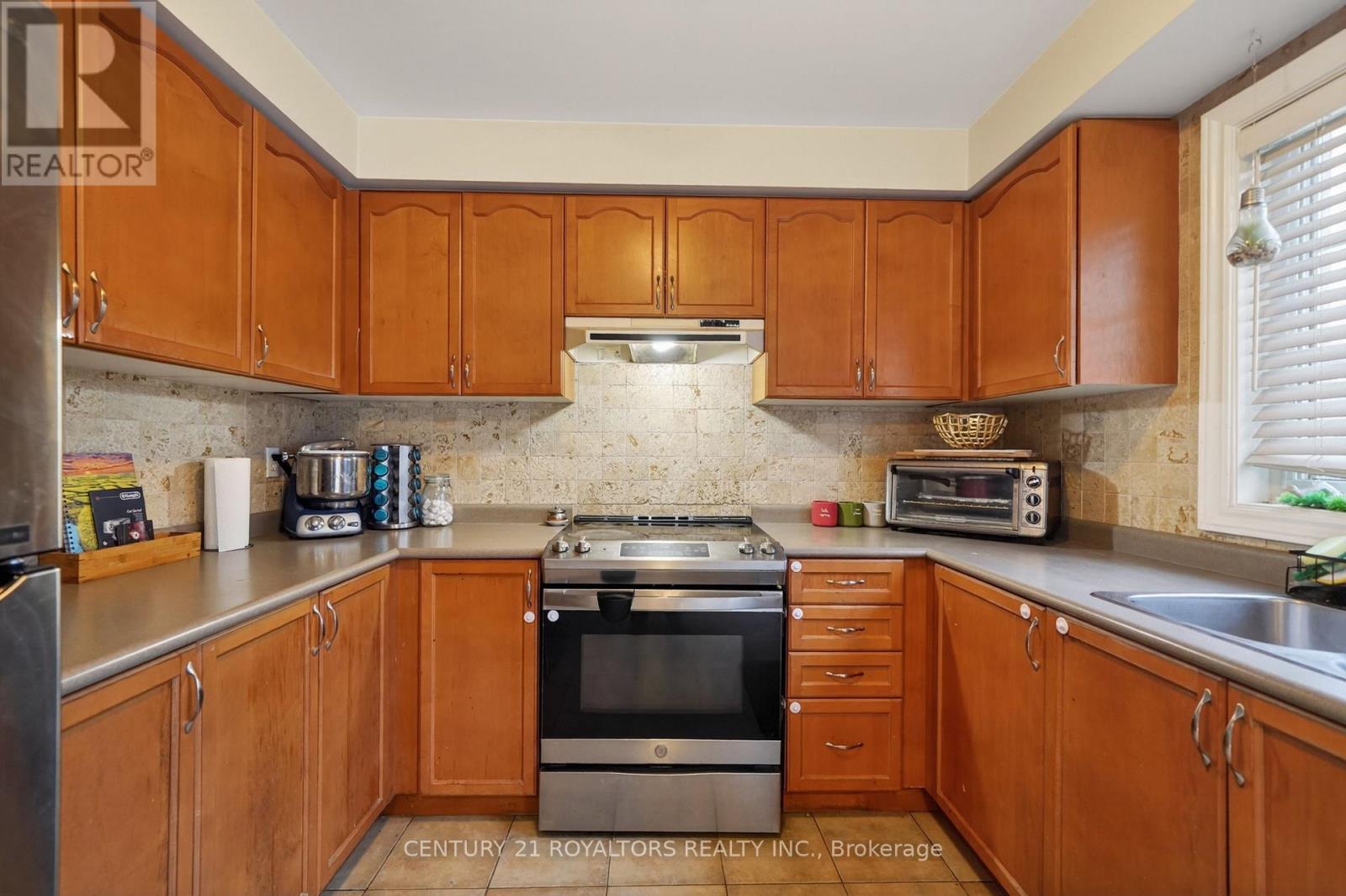 30 Trudelle Crescent, Brampton, Ontario  L7A 2Z1 - Photo 14 - W13091864