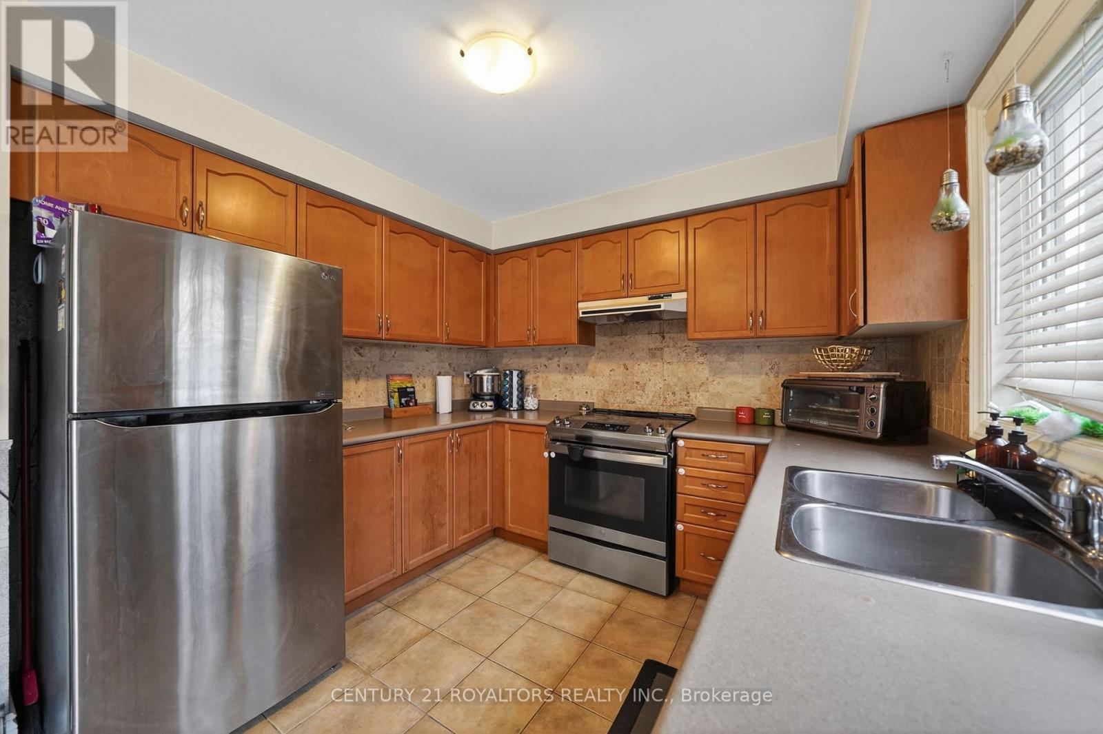 30 Trudelle Crescent, Brampton, Ontario  L7A 2Z1 - Photo 15 - W13091864