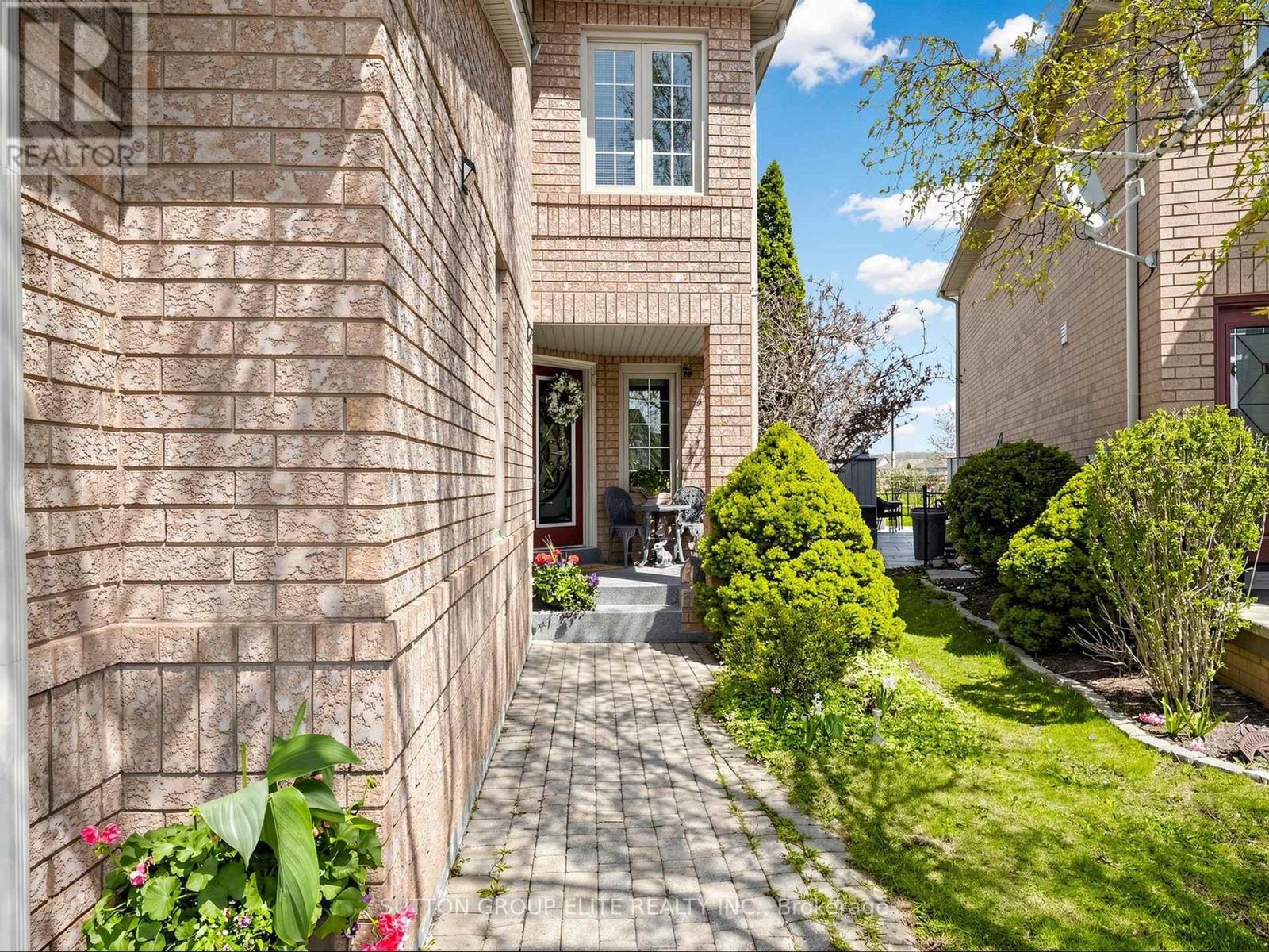 6406 Sapling Trail, Mississauga, Ontario  L5N 7A4 - Photo 2 - W13091932