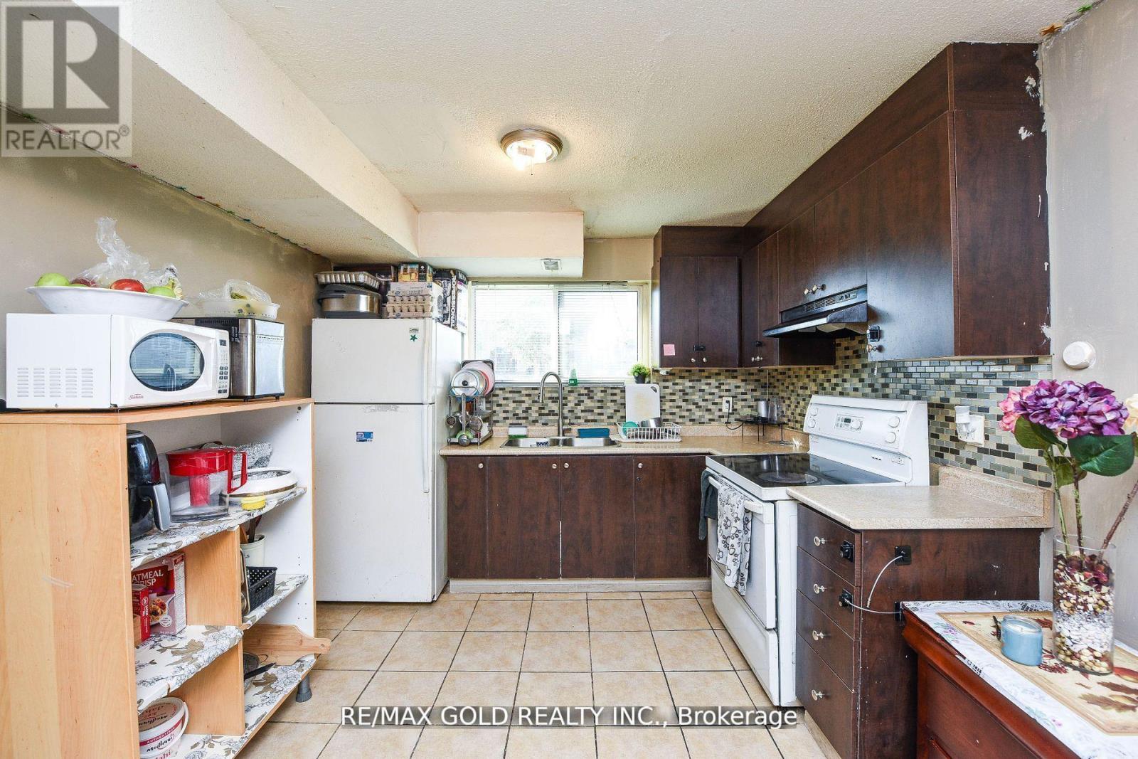 3630 Brandon Gate Drive, Mississauga, Ontario  L4T 3E5 - Photo 15 - W13091936