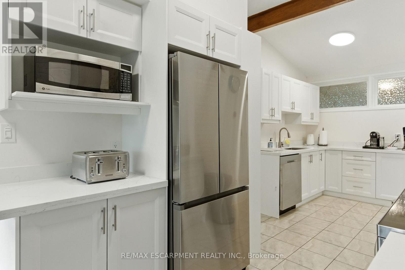 230 South Service Road, Mississauga, Ontario  L5G 2S1 - Photo 11 - W13091998