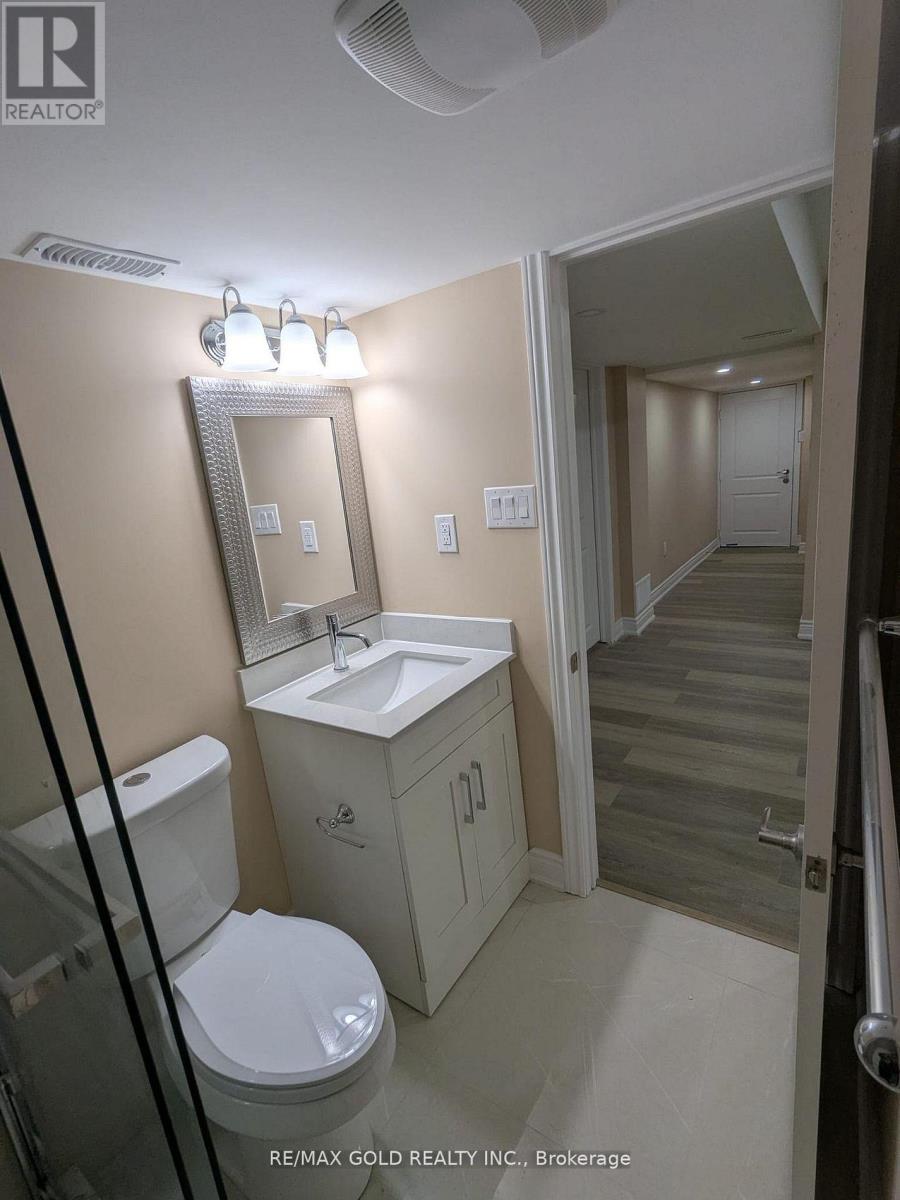 35 Latania Boulevard, Brampton, Ontario  L6P 1T1 - Photo 8 - W13092054