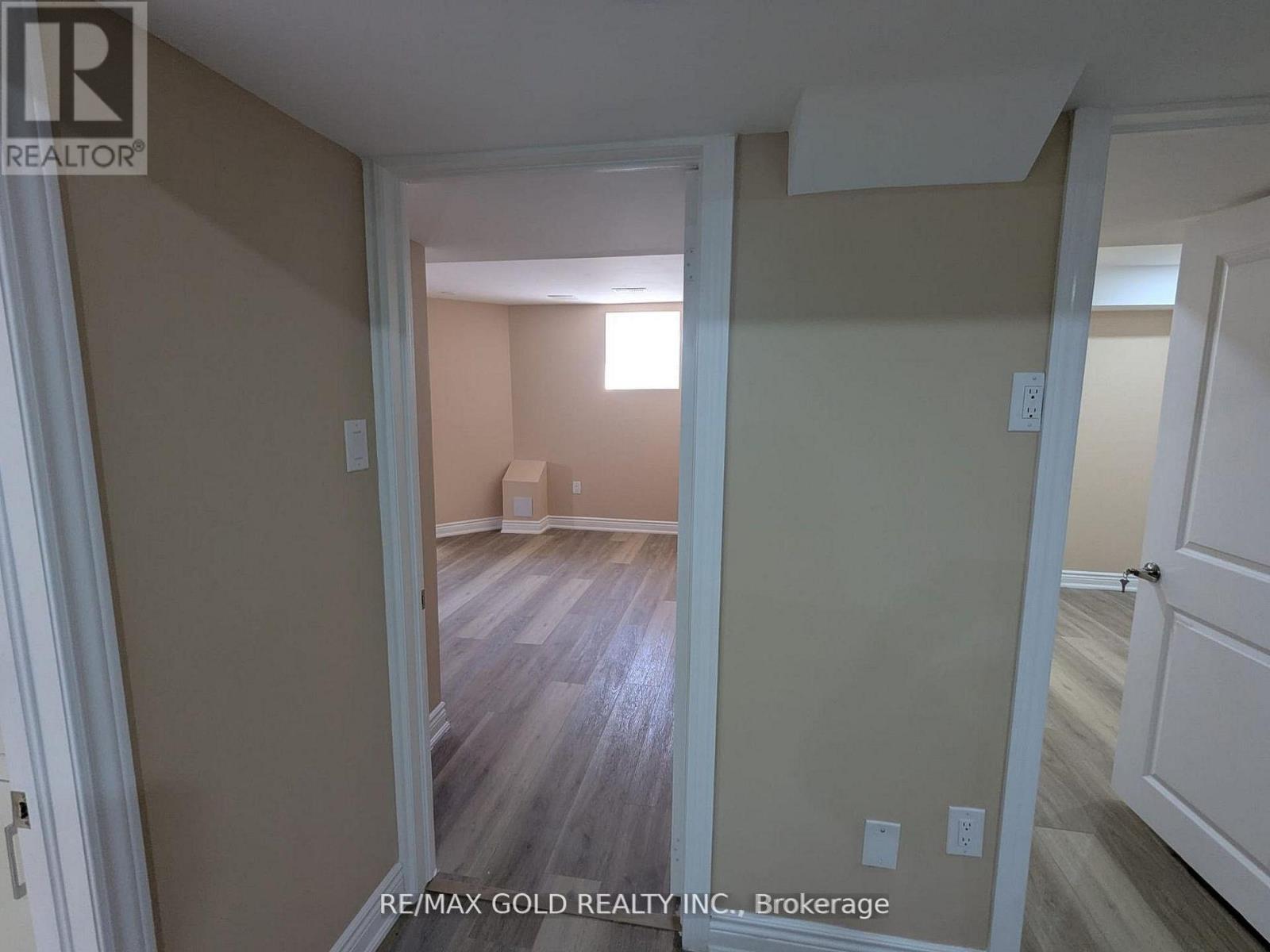 35 Latania Boulevard, Brampton, Ontario  L6P 1T1 - Photo 9 - W13092054