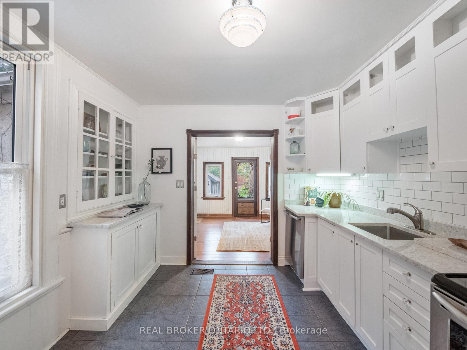 170 Cowan Avenue, Toronto, Ontario  M6K 2N6 - Photo 11 - W13092080