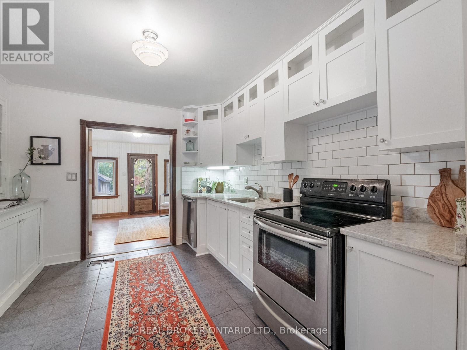 170 Cowan Avenue, Toronto, Ontario  M6K 2N6 - Photo 13 - W13092080