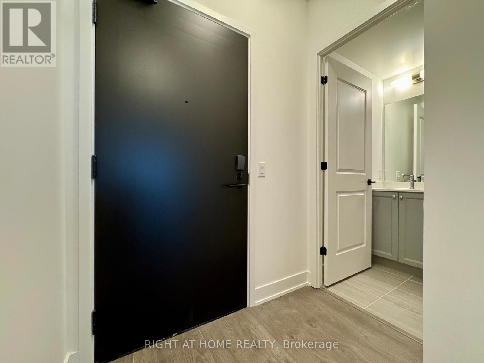 830 - 2343 Khalsa Gate, Oakville, Ontario  L6M 4J2 - Photo 2 - W13092144