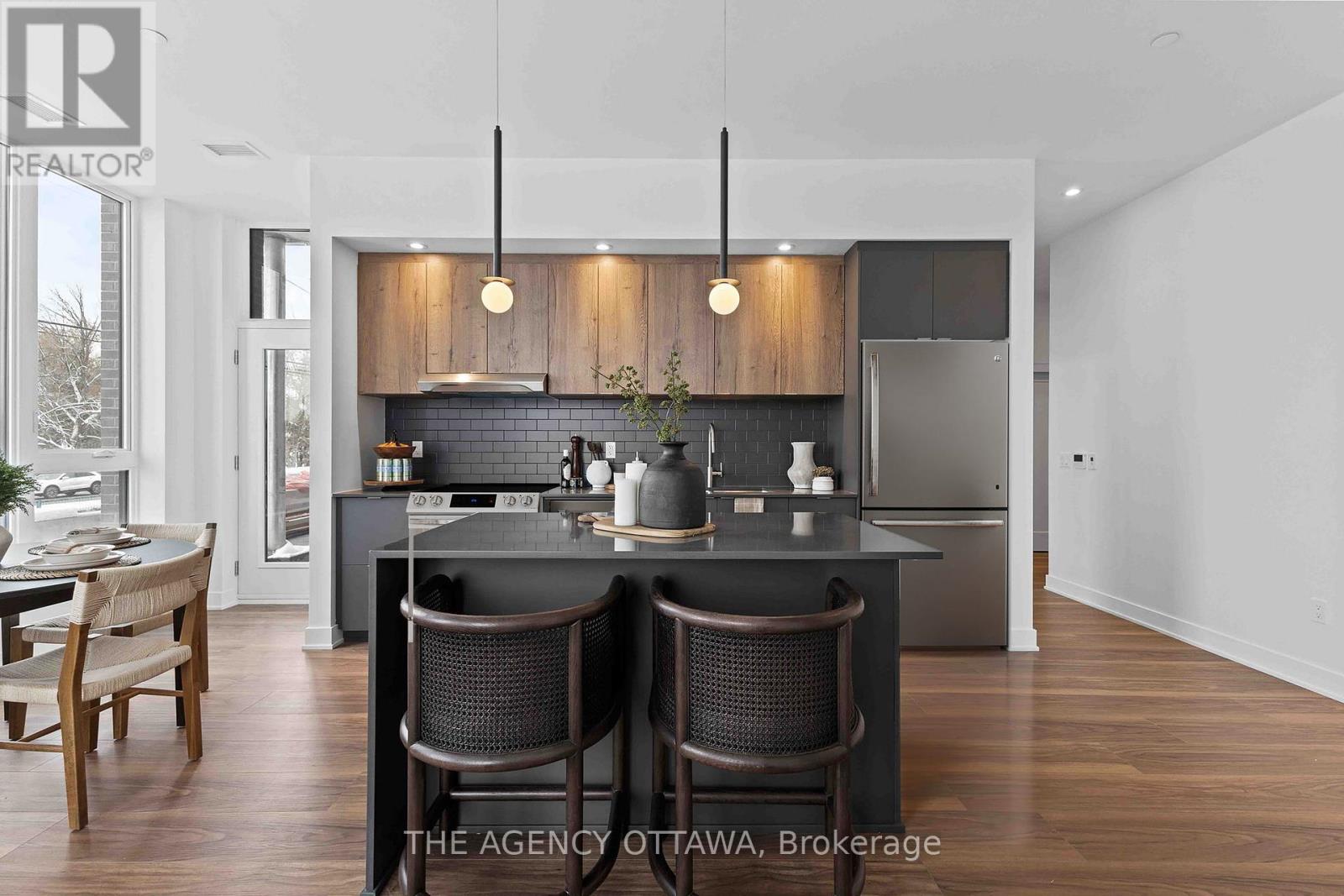 101 - 3071 Riverside Drive, Ottawa, Ontario  K1V 9R2 - Photo 3 - X12694334