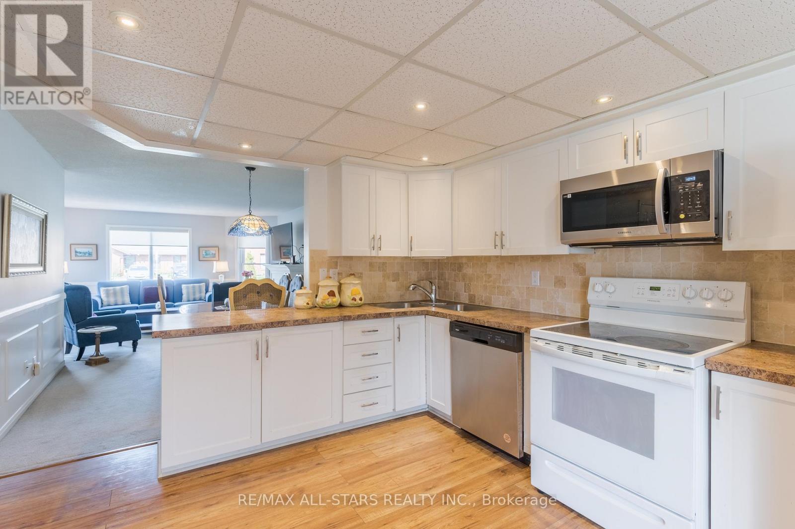 53 Helen Street, Kawartha Lakes, Ontario  K0M 1A0 - Photo 12 - X13092216