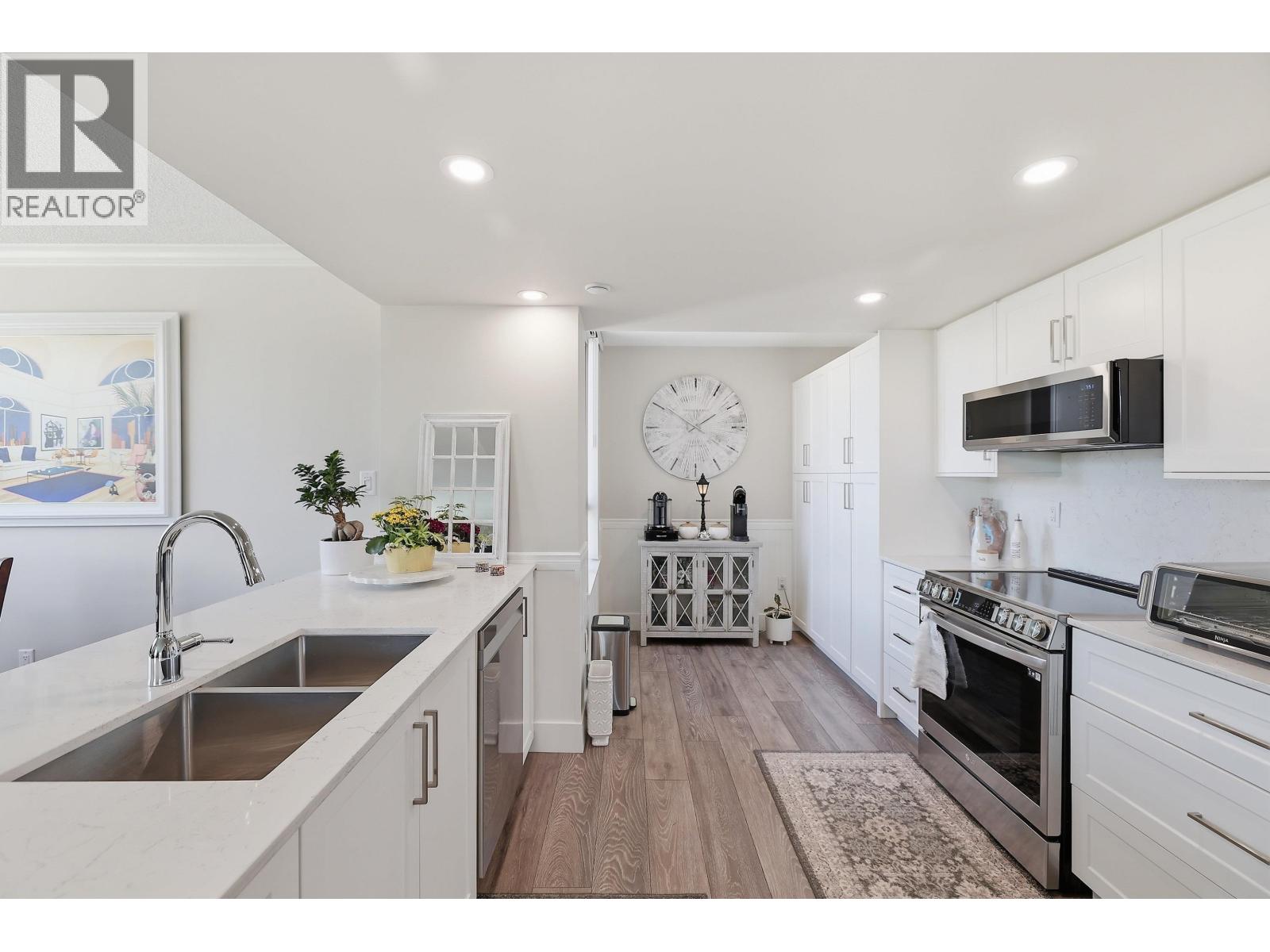 1702 1199 Eastwood Street, Coquitlam, British Columbia  V3B 7W7 - Photo 6 - R3117415
