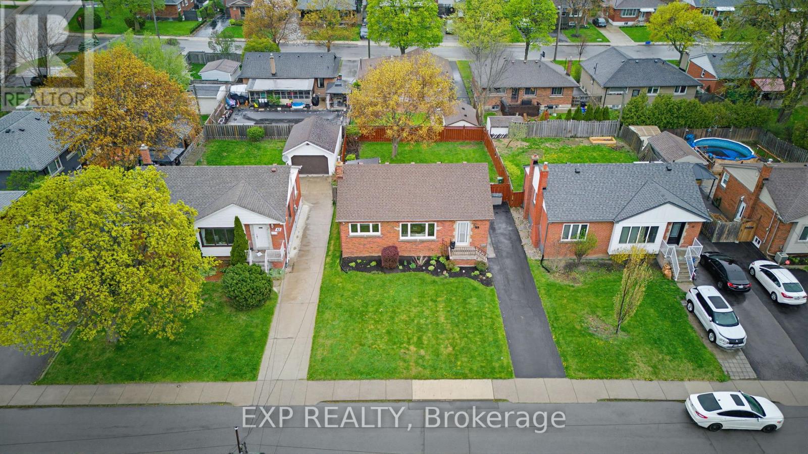 51 Bromley Road, Hamilton, Ontario  L9A 2E1 - Photo 4 - X13091908