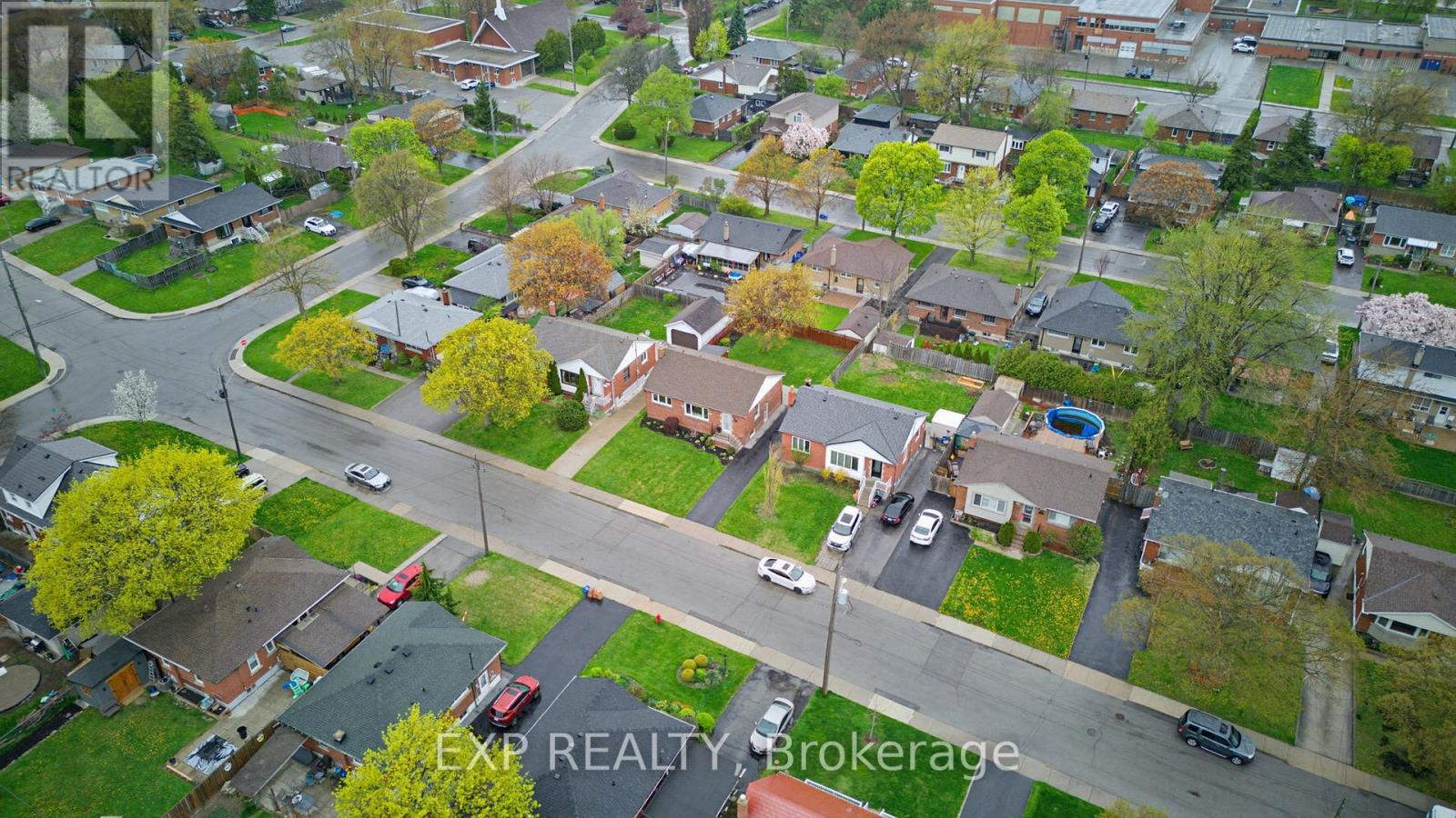 51 Bromley Road, Hamilton, Ontario  L9A 2E1 - Photo 5 - X13091908