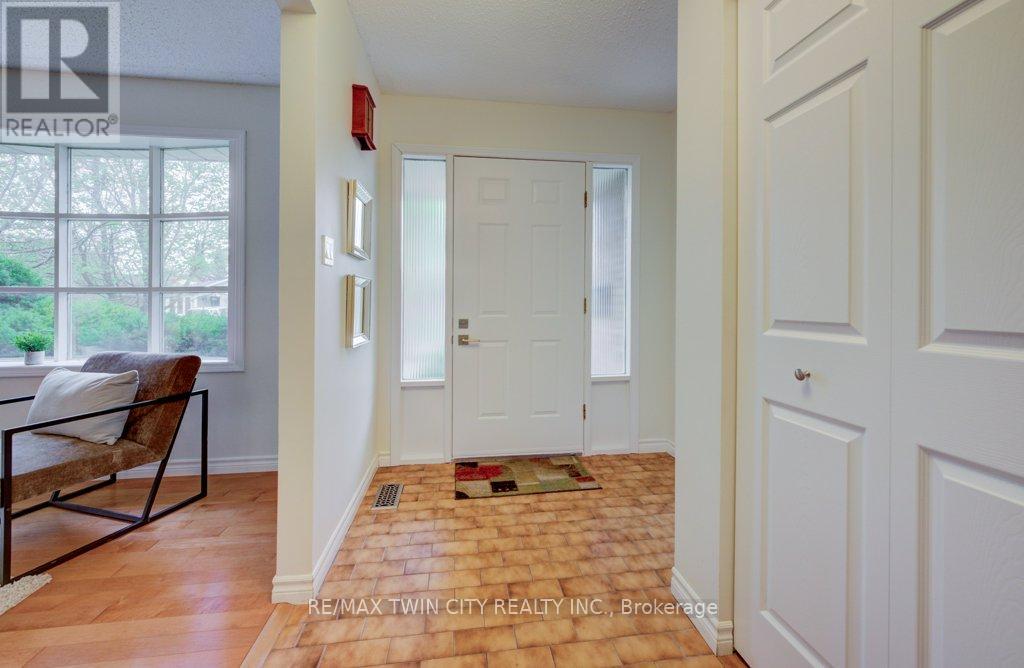 467 Redfox Road, Waterloo, Ontario  N2K 2S1 - Photo 4 - X13091914