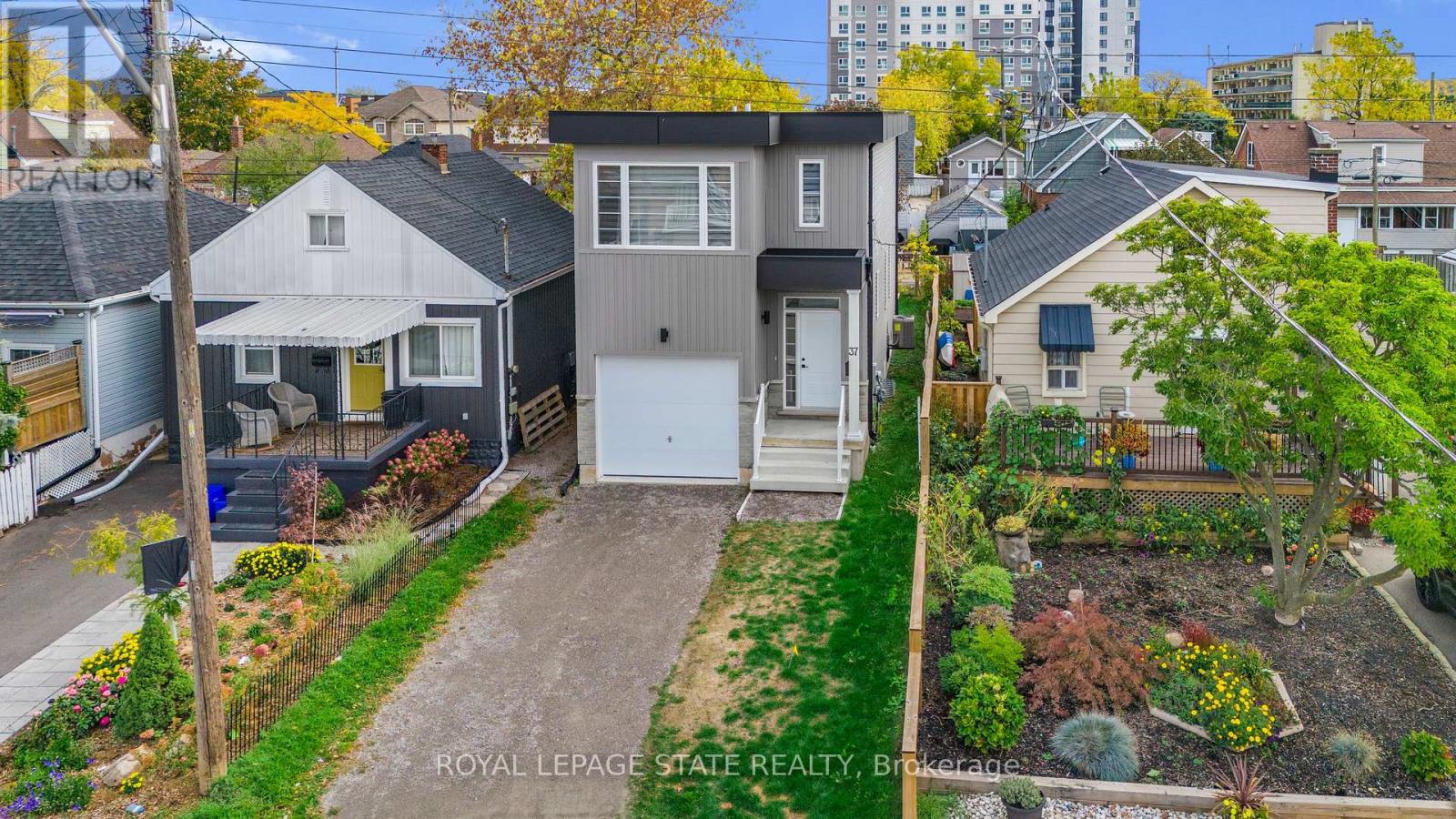 37 Delena Avenue S, Hamilton, Ontario  L9H 1B7 - Photo 4 - X13092142