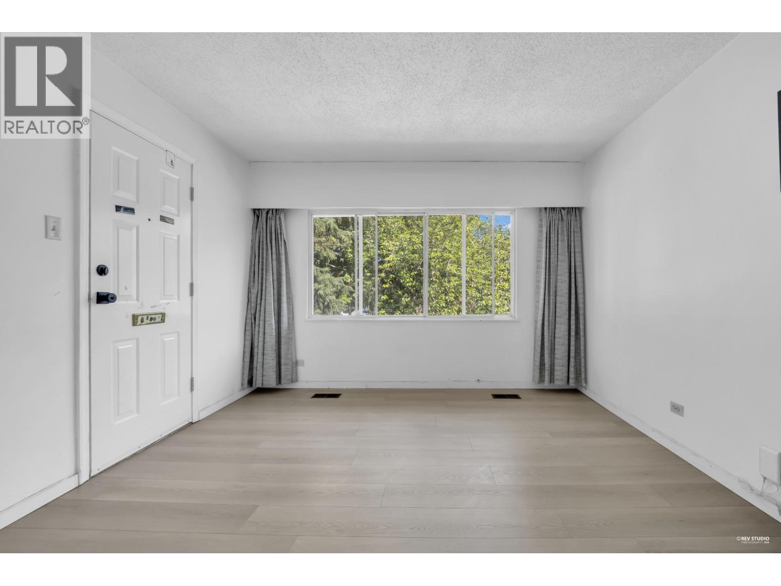 3006 E 27th Avenue, Vancouver, British Columbia  V5R 1P2 - Photo 7 - R3120223