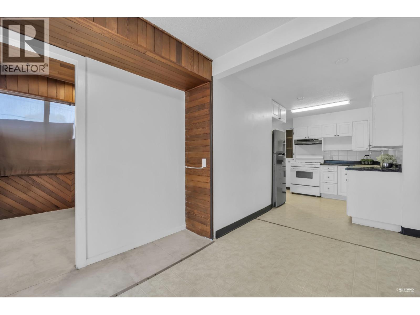 3006 E 27th Avenue, Vancouver, British Columbia  V5R 1P2 - Photo 13 - R3120223