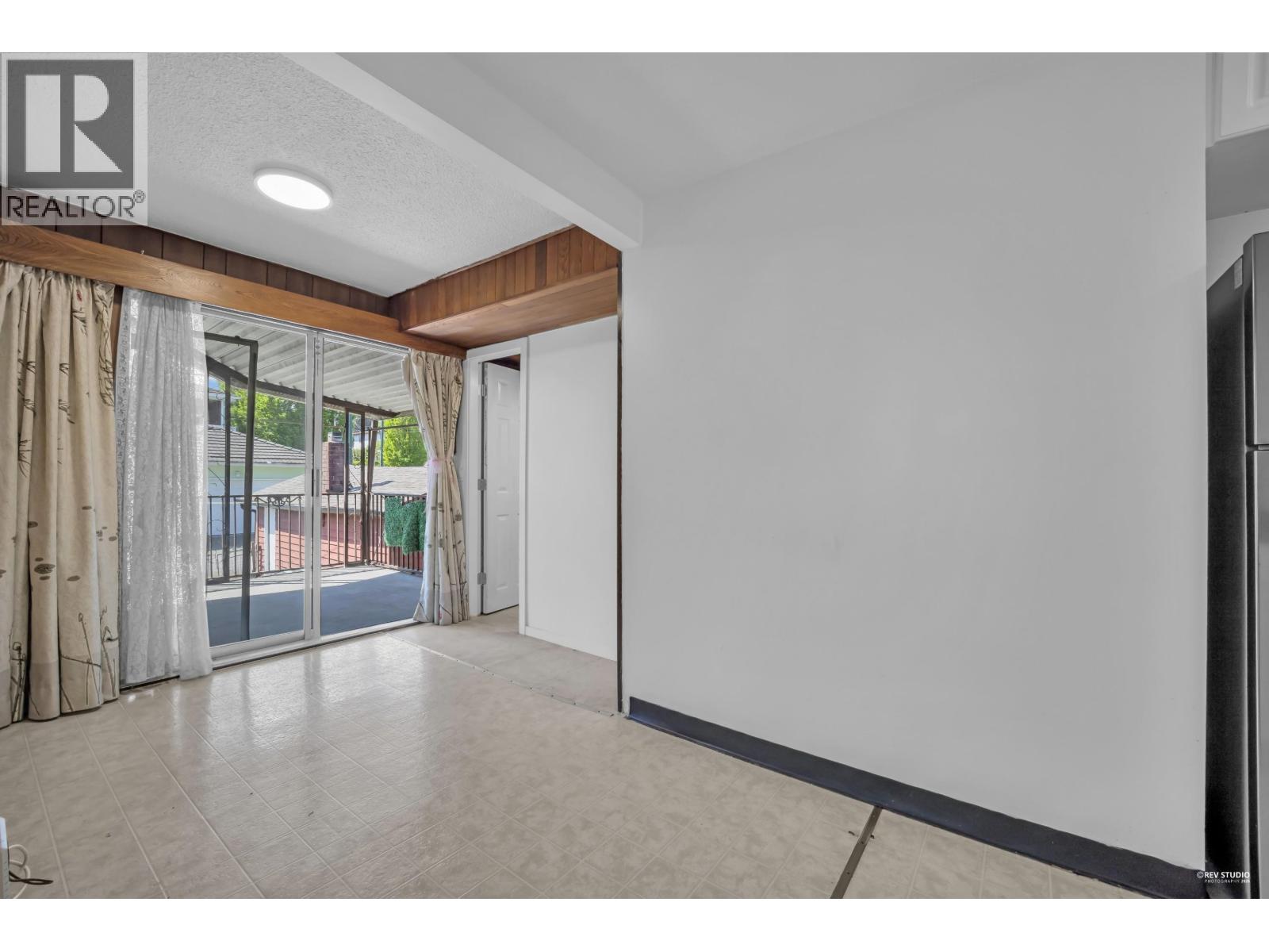 3006 E 27th Avenue, Vancouver, British Columbia  V5R 1P2 - Photo 15 - R3120223