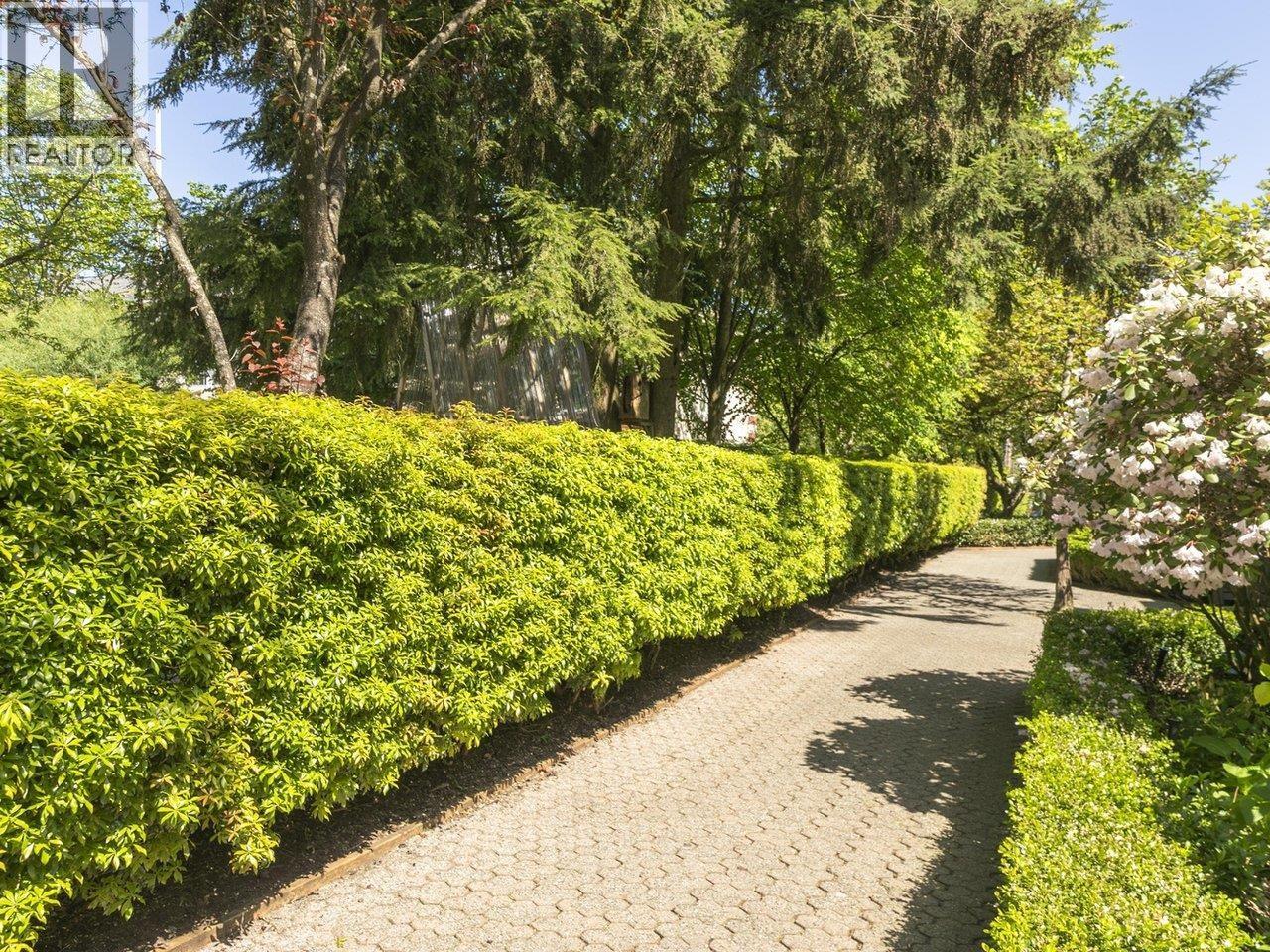 3184 Mountain Highway, North Vancouver, British Columbia  V7K 2H5 - Photo 3 - R3120114