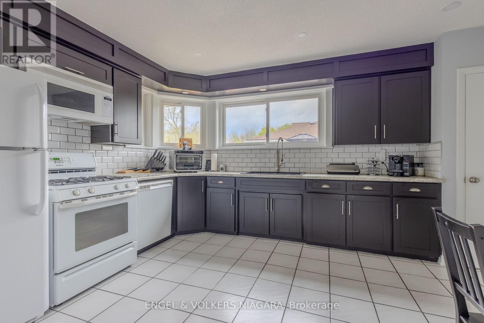 3560 Rapidsview Drive, Niagara Falls, Ontario  L2G 6C4 - Photo 17 - X13092218