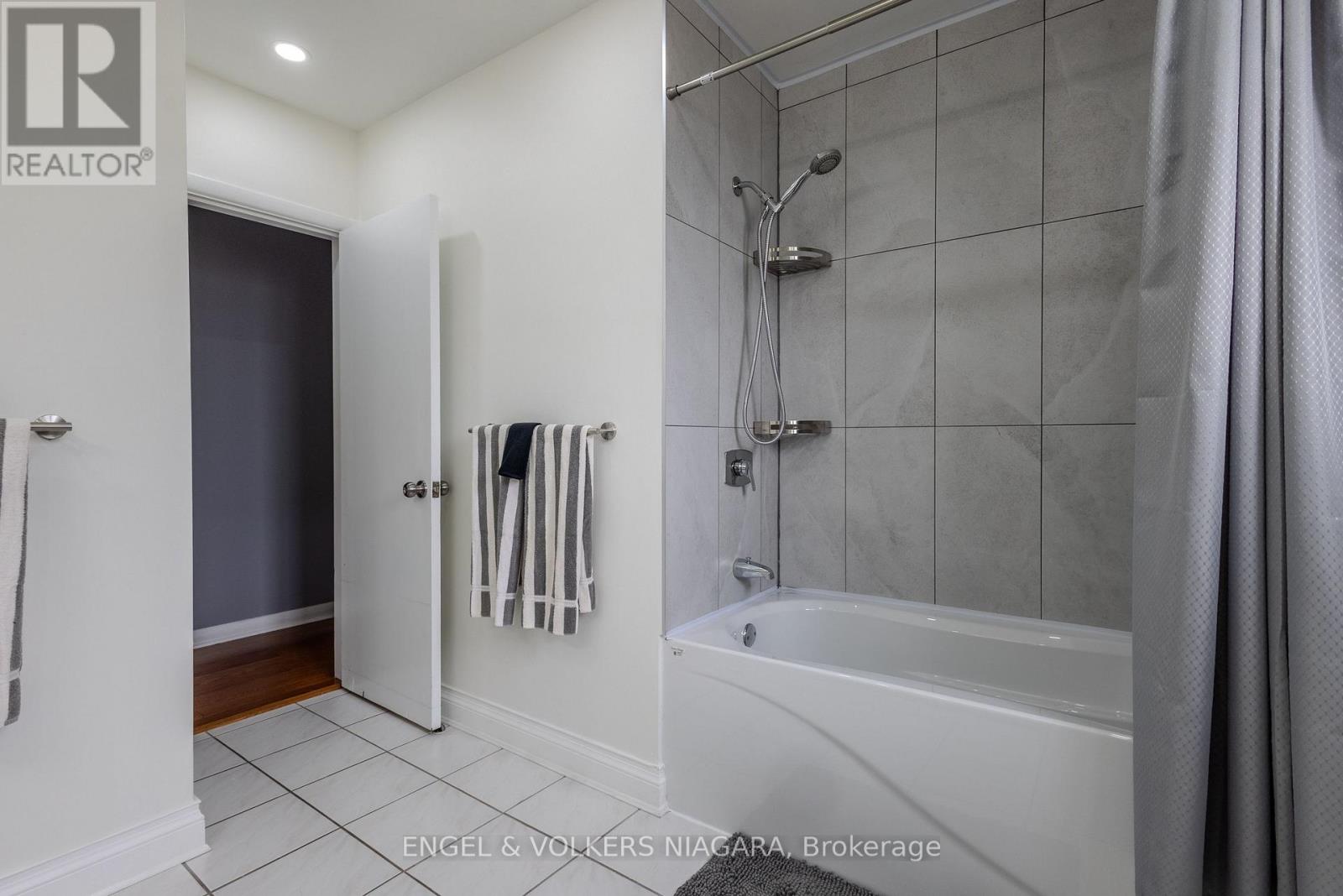 3560 Rapidsview Drive, Niagara Falls, Ontario  L2G 6C4 - Photo 24 - X13092218