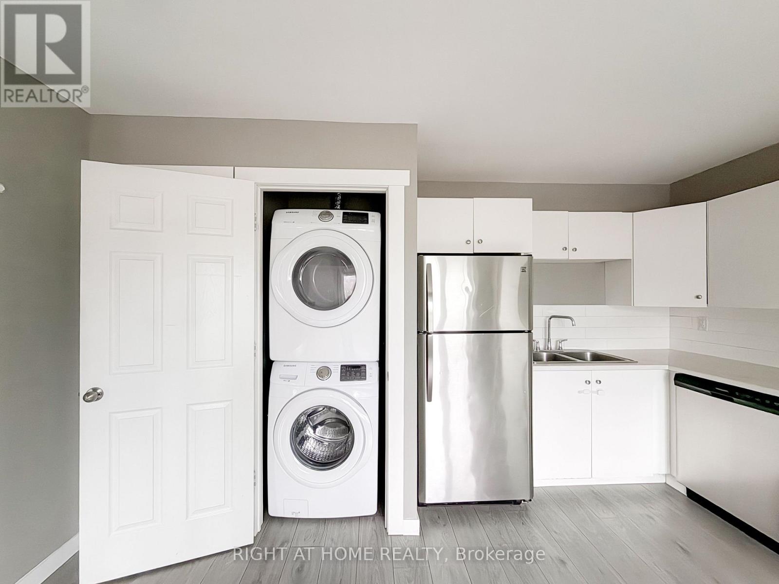 Upper - 225 Kinmount Crescent, Oshawa, Ontario  L1J 3T8 - Photo 3 - E12940054