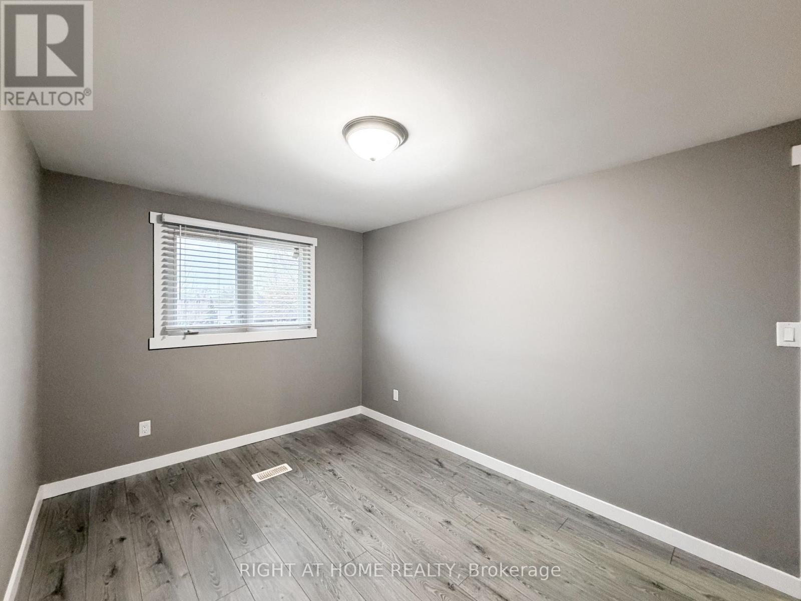 Upper - 225 Kinmount Crescent, Oshawa, Ontario  L1J 3T8 - Photo 17 - E12940054