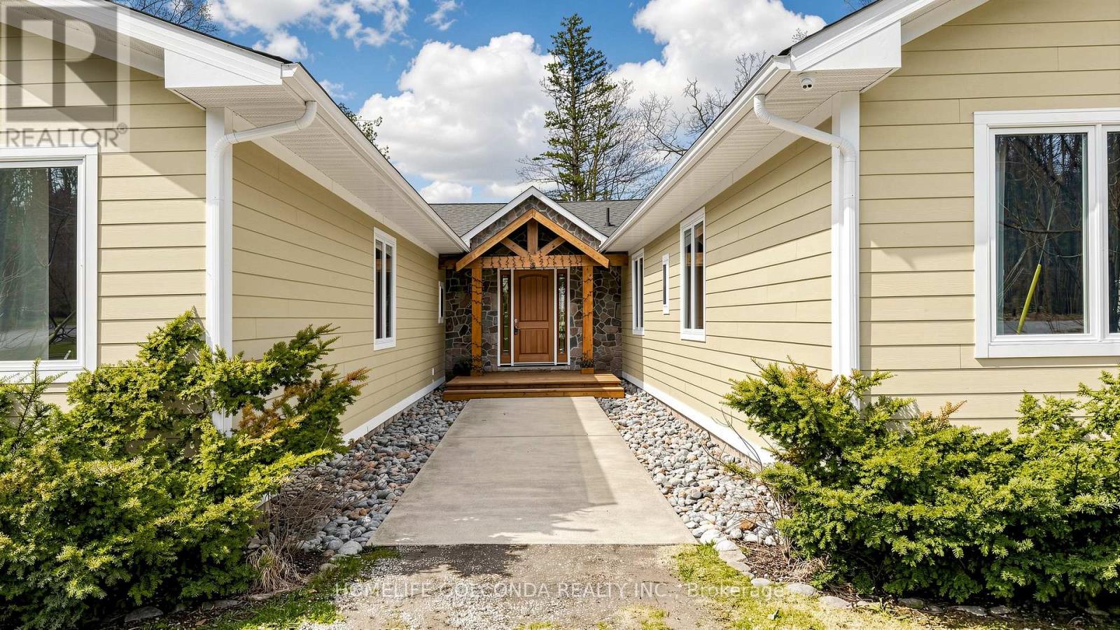 1811 Ridge Road W, Oro-Medonte, Ontario  L9S 3T7 - Photo 4 - S13073314
