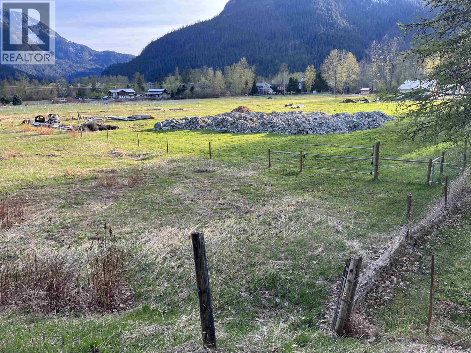 Lot 1 Fraser Road, Pemberton, British Columbia  V0N 2L0 - Photo 13 - R3120322