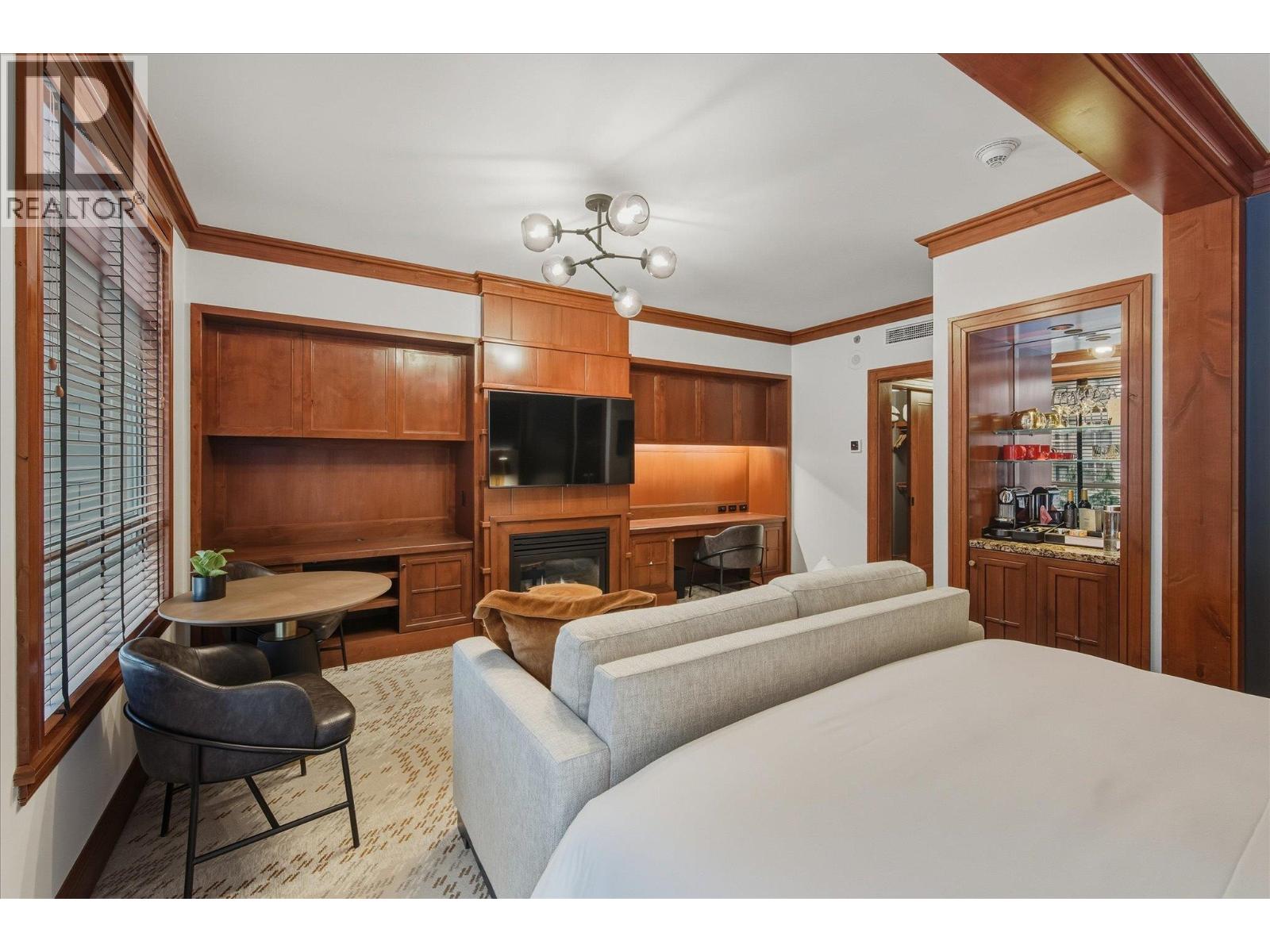 454 4591 Blackcomb Way, Whistler, British Columbia  V8E 0Y4 - Photo 8 - R3120346