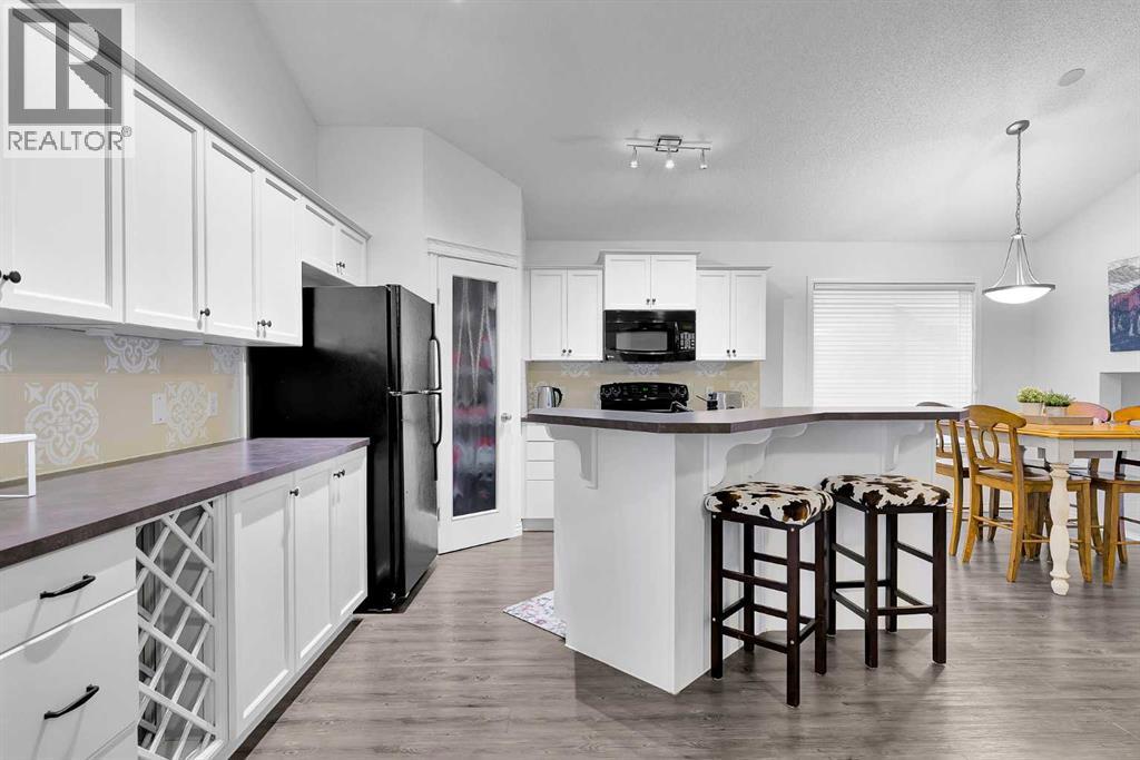 65 Sunset Heights, Cochrane, Alberta  T4C 0C7 - Photo 6 - A2283840