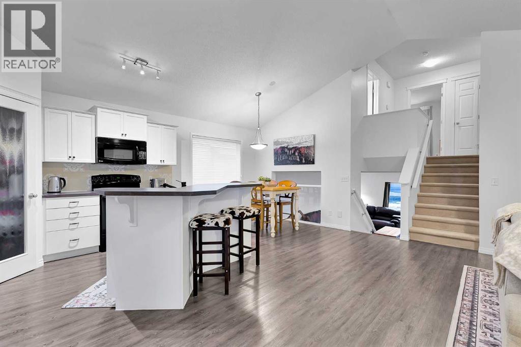 65 Sunset Heights, Cochrane, Alberta  T4C 0C7 - Photo 5 - A2283840